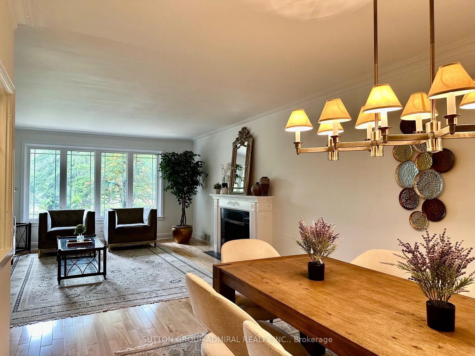 Photo 8 of 97 Valecrest Drive, Etobicoke, Edenbridge-Humber Valley — HOMEH
