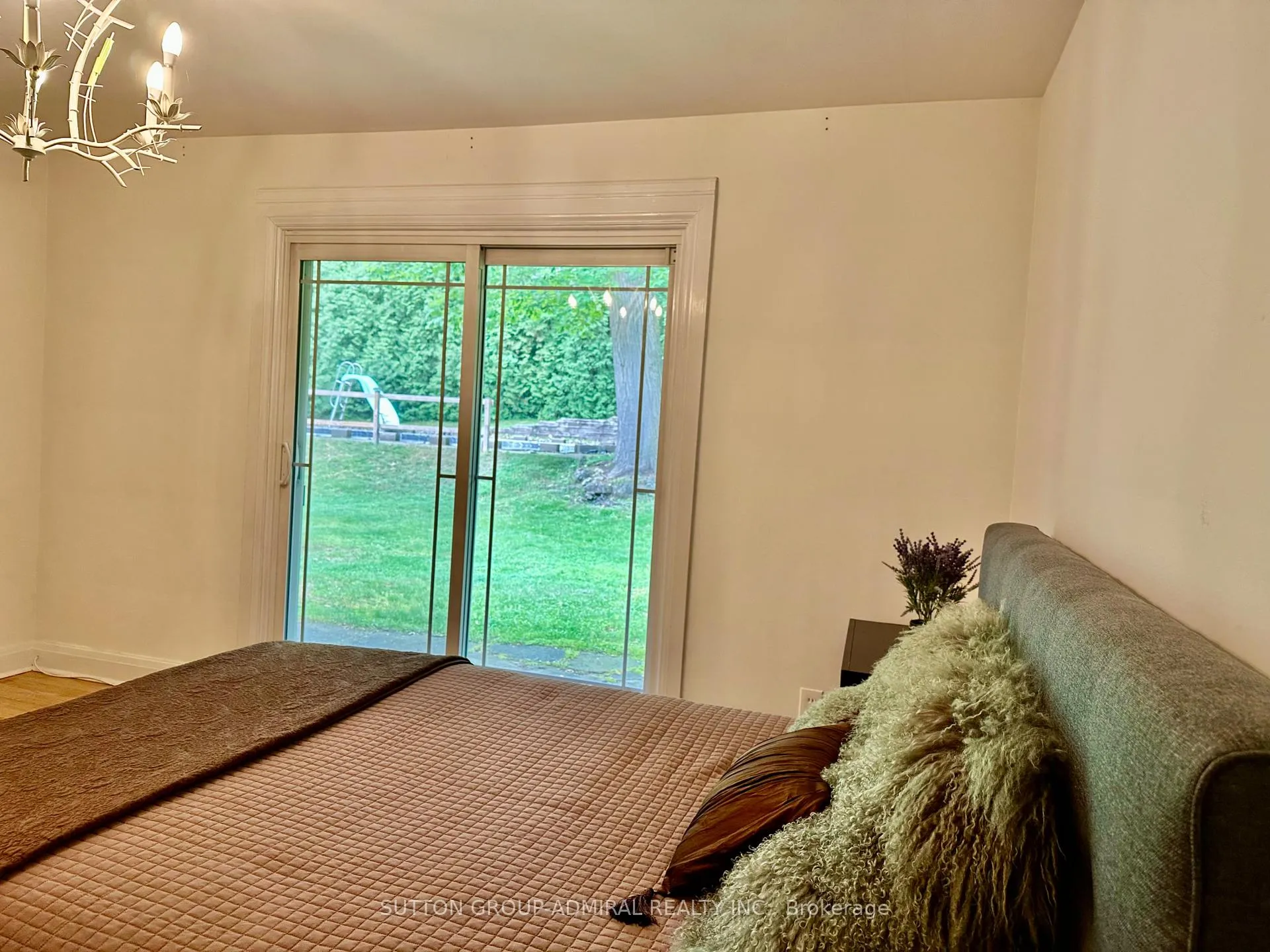 Photo 15 of 97 Valecrest Drive, Etobicoke, Edenbridge-Humber Valley — HOMEH