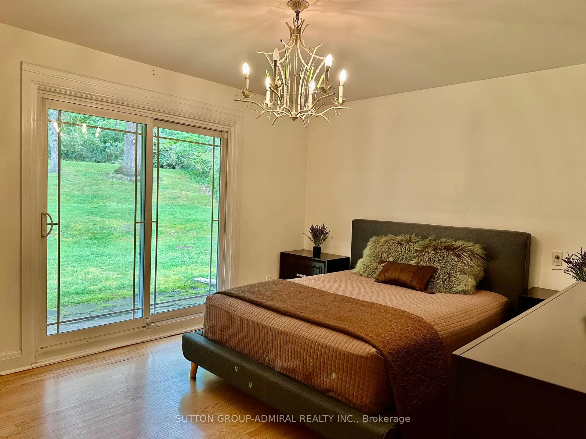 Photo 16 of 97 Valecrest Drive, Etobicoke, Edenbridge-Humber Valley — HOMEH