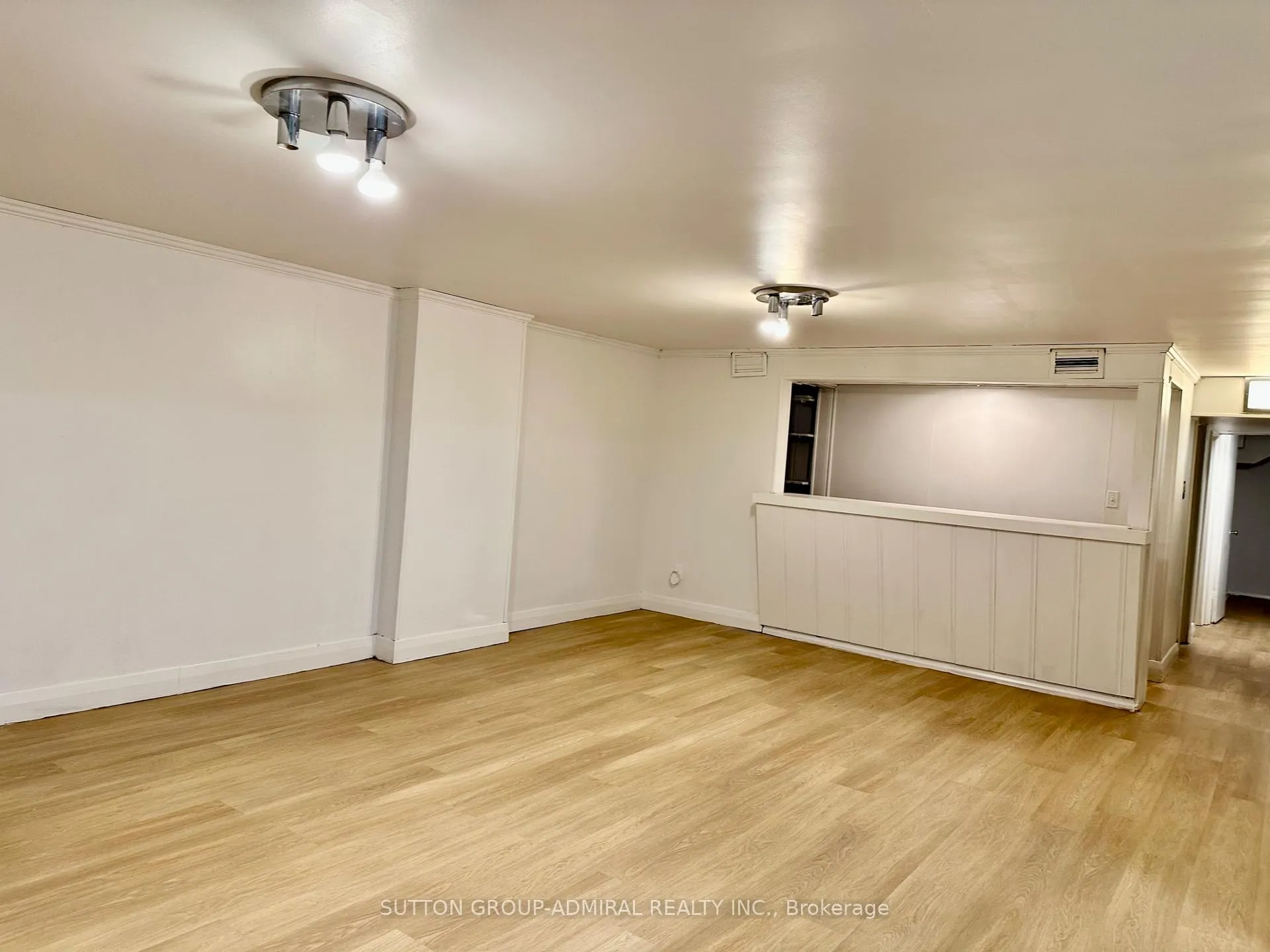 Photo 25 of 97 Valecrest Drive, Etobicoke, Edenbridge-Humber Valley — HOMEH