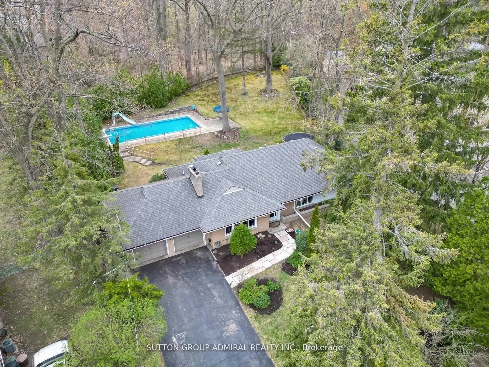 Photo 31 of 97 Valecrest Drive, Etobicoke, Edenbridge-Humber Valley — HOMEH
