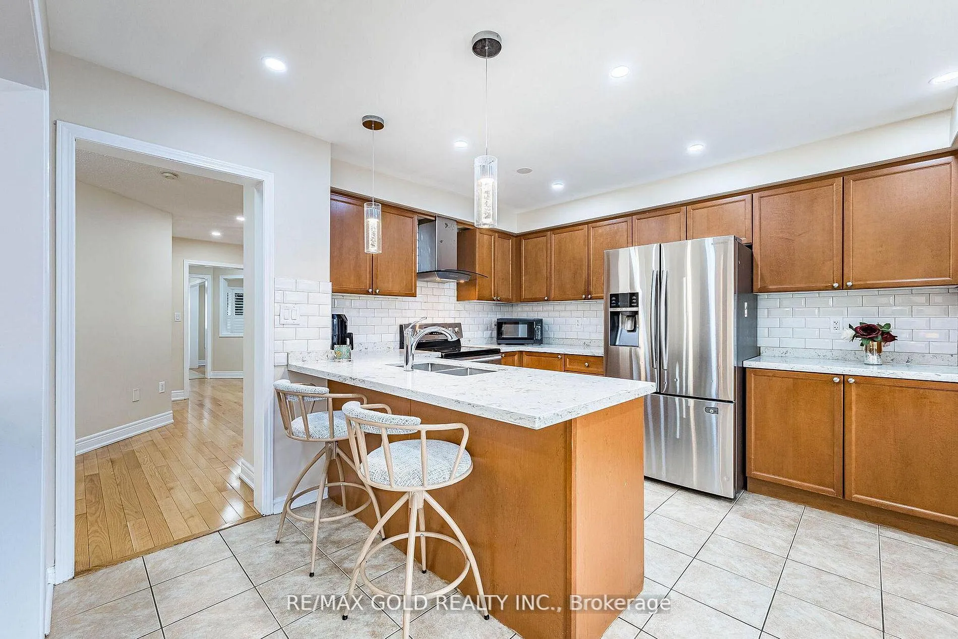 Photo 10 of 11 Ponymeadow Way, Brampton, Credit Valley — HOMEH