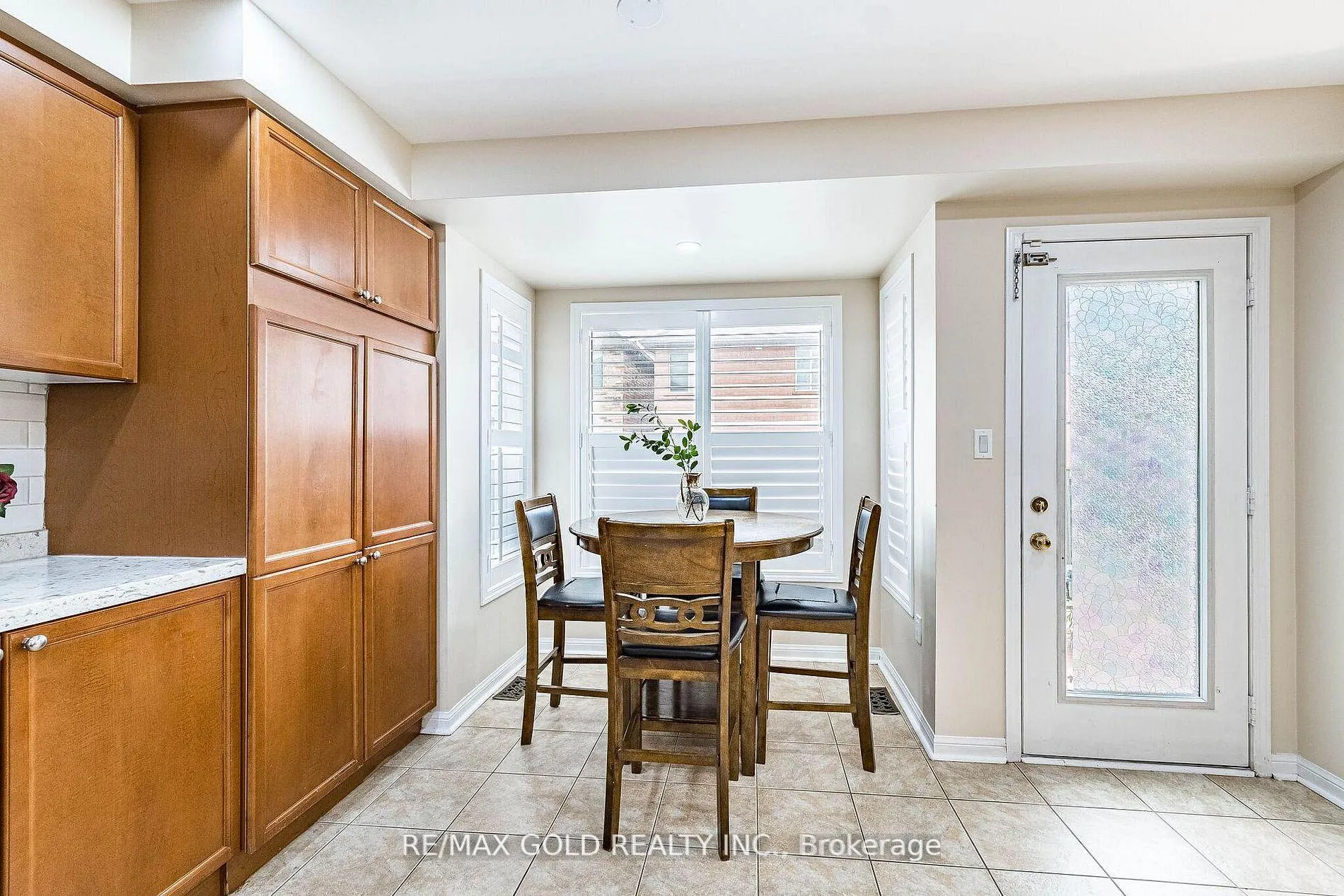 Photo 11 of 11 Ponymeadow Way, Brampton, Credit Valley — HOMEH