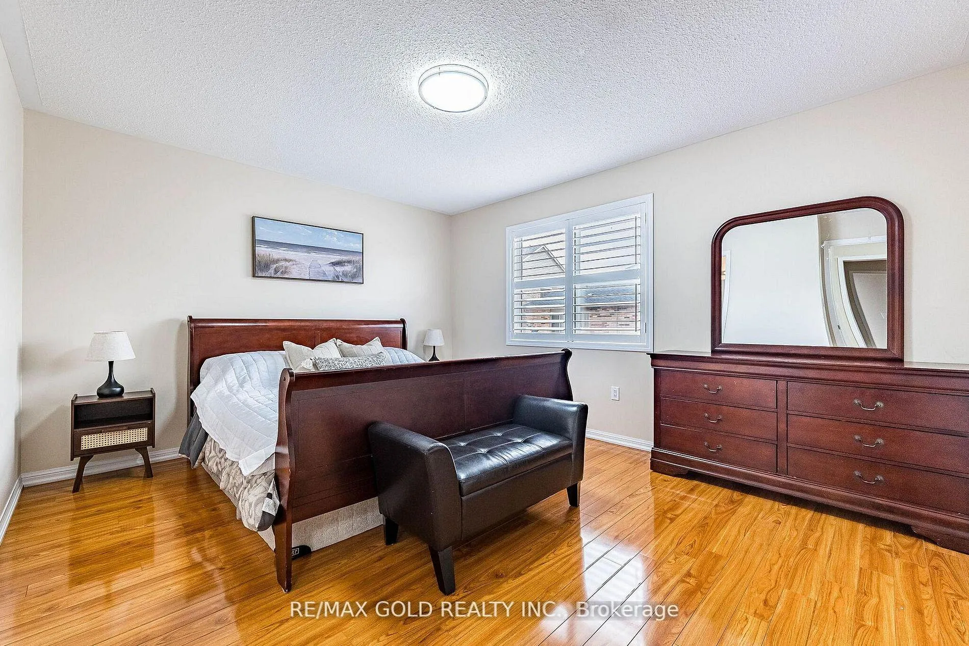 Photo 12 of 11 Ponymeadow Way, Brampton, Credit Valley — HOMEH