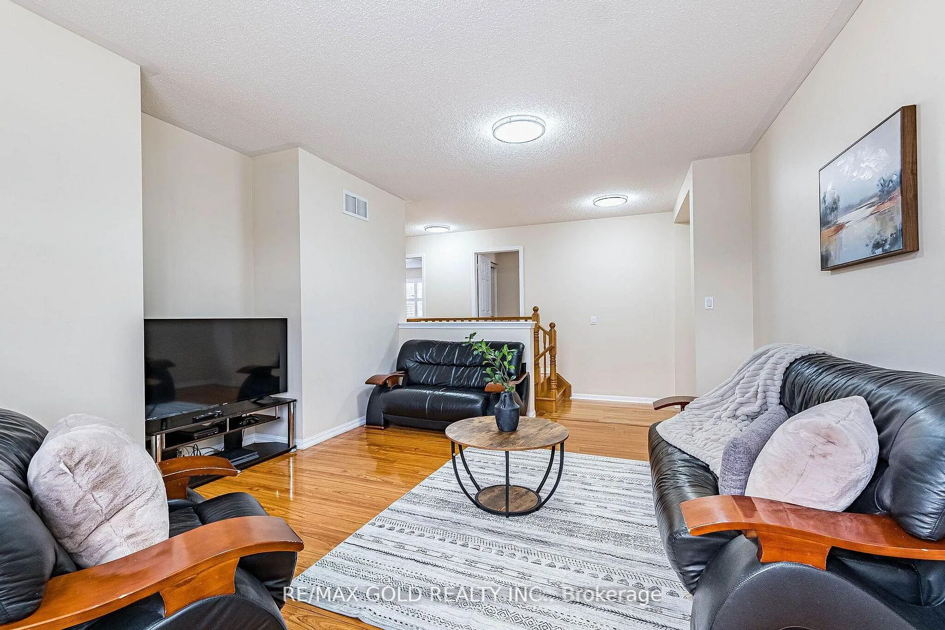 Photo 16 of 11 Ponymeadow Way, Brampton, Credit Valley — HOMEH