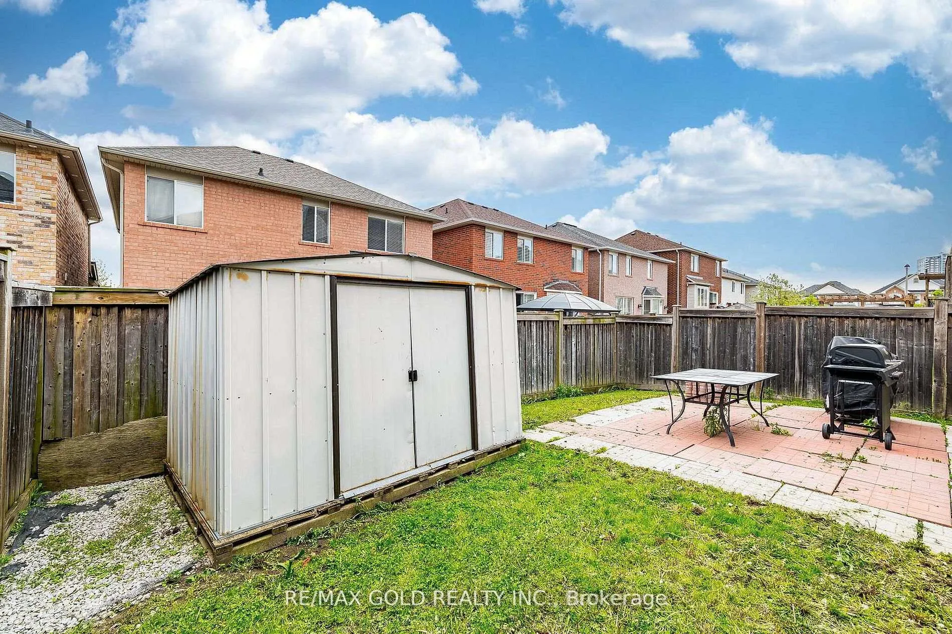 Photo 18 of 11 Ponymeadow Way, Brampton, Credit Valley — HOMEH