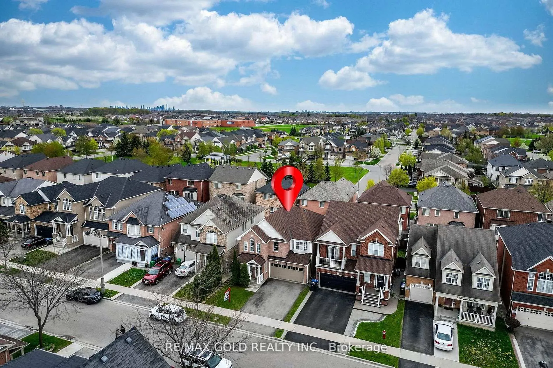 Photo 19 of 11 Ponymeadow Way, Brampton, Credit Valley — HOMEH