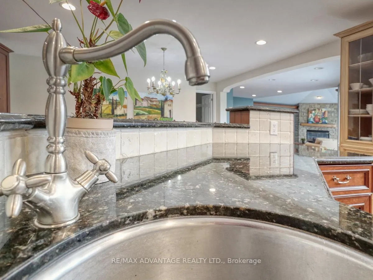 Photo 12 of 110 Whiteacres Drive, London, North F — HOMEH