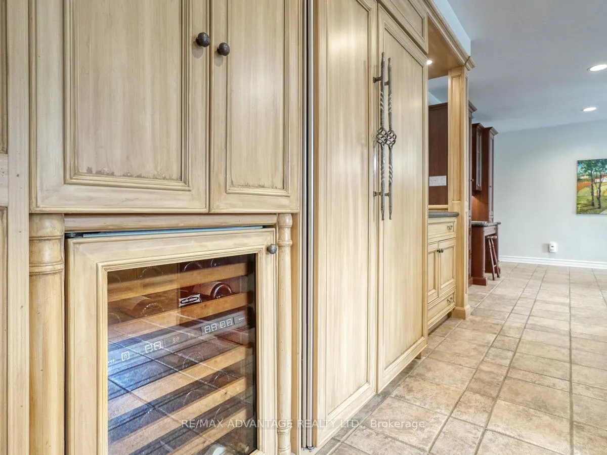 Photo 13 of 110 Whiteacres Drive, London, North F — HOMEH