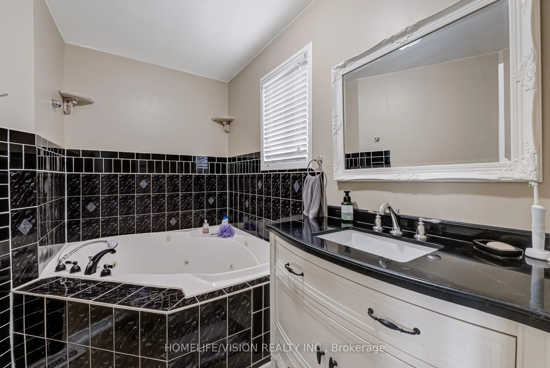 Photo 21 of 55 Etherington Crescent, Barrie, West Bayfield — HOMEH
