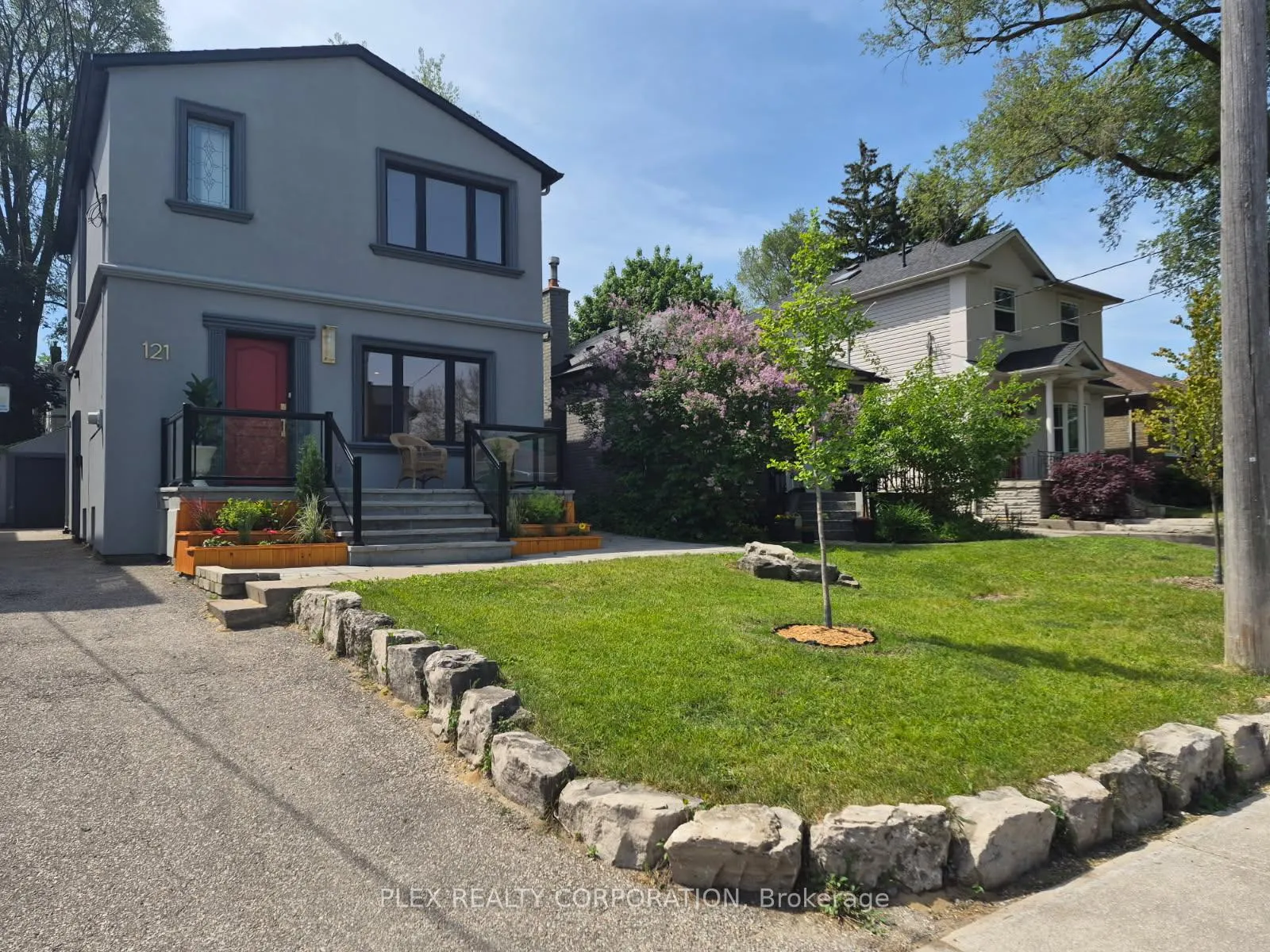 Photo 2 of 121 Virginia Avenue, Toronto, Danforth Village-East York — HOMEH