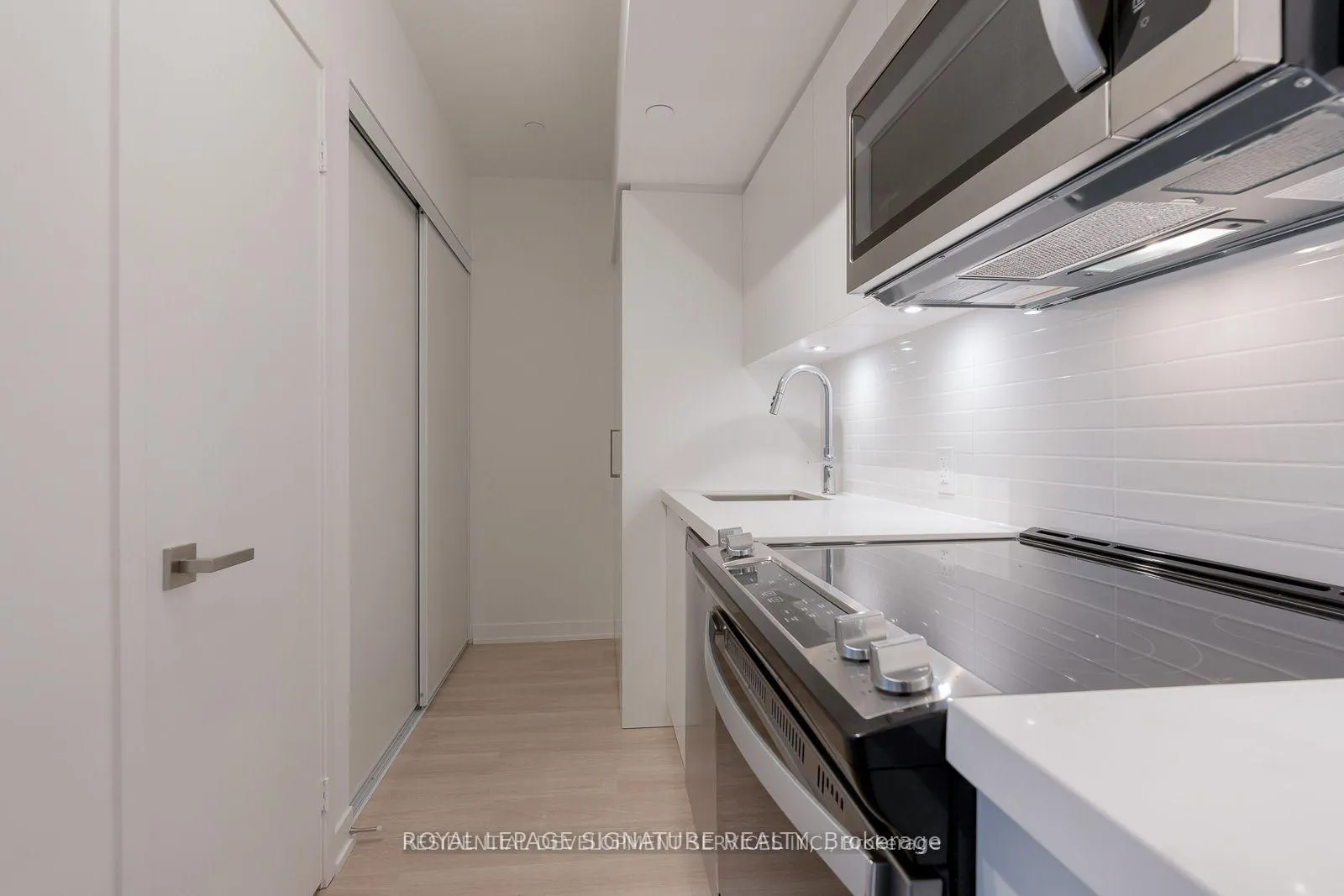 Photo 5 of Unit 548, 500 Wilson Avenue, North York, Clanton Park — HOMEH