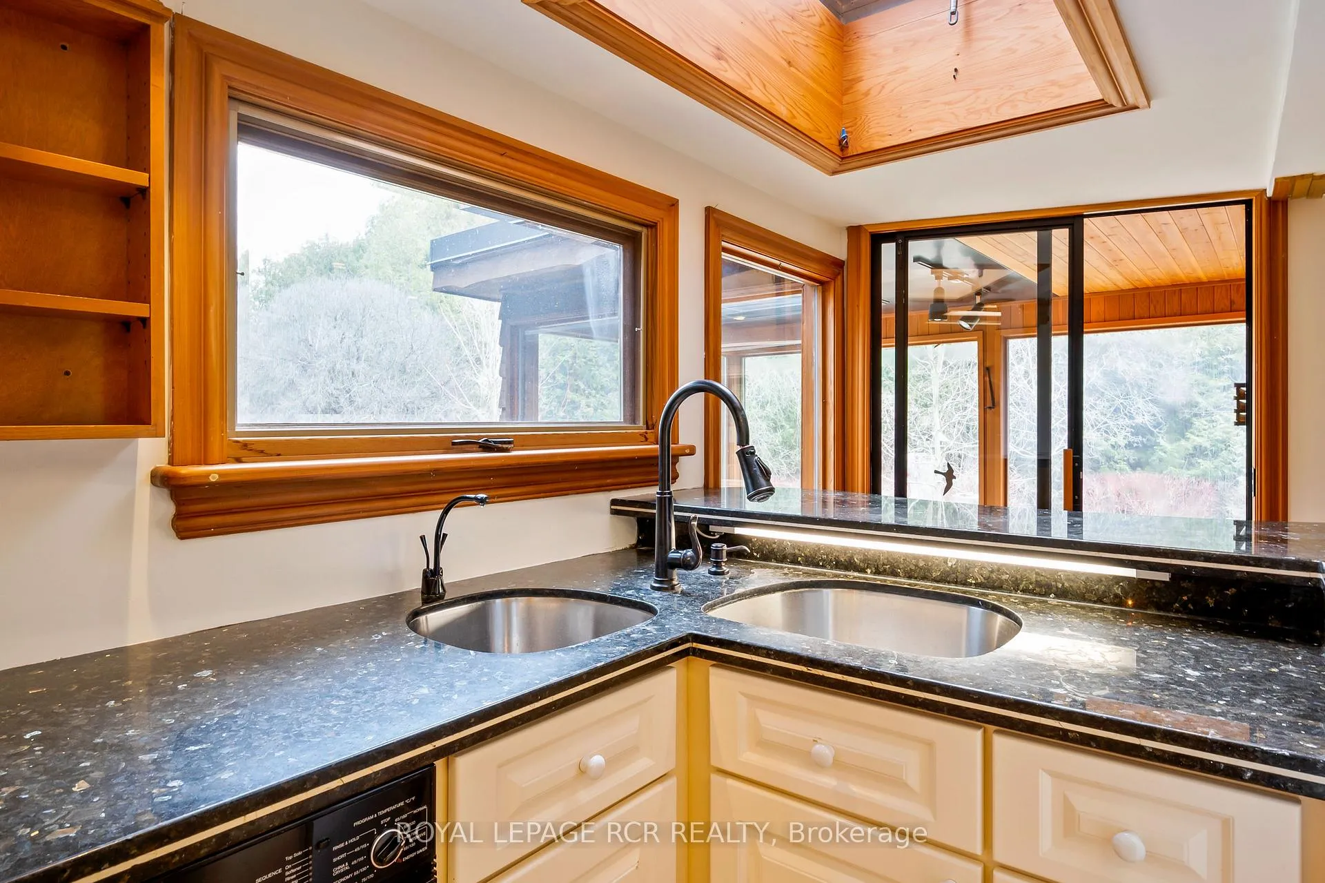 Photo 14 of 15 River Bluff Path, Guelph/Eramosa, Rural Guelph/Eramosa East — HOMEH
