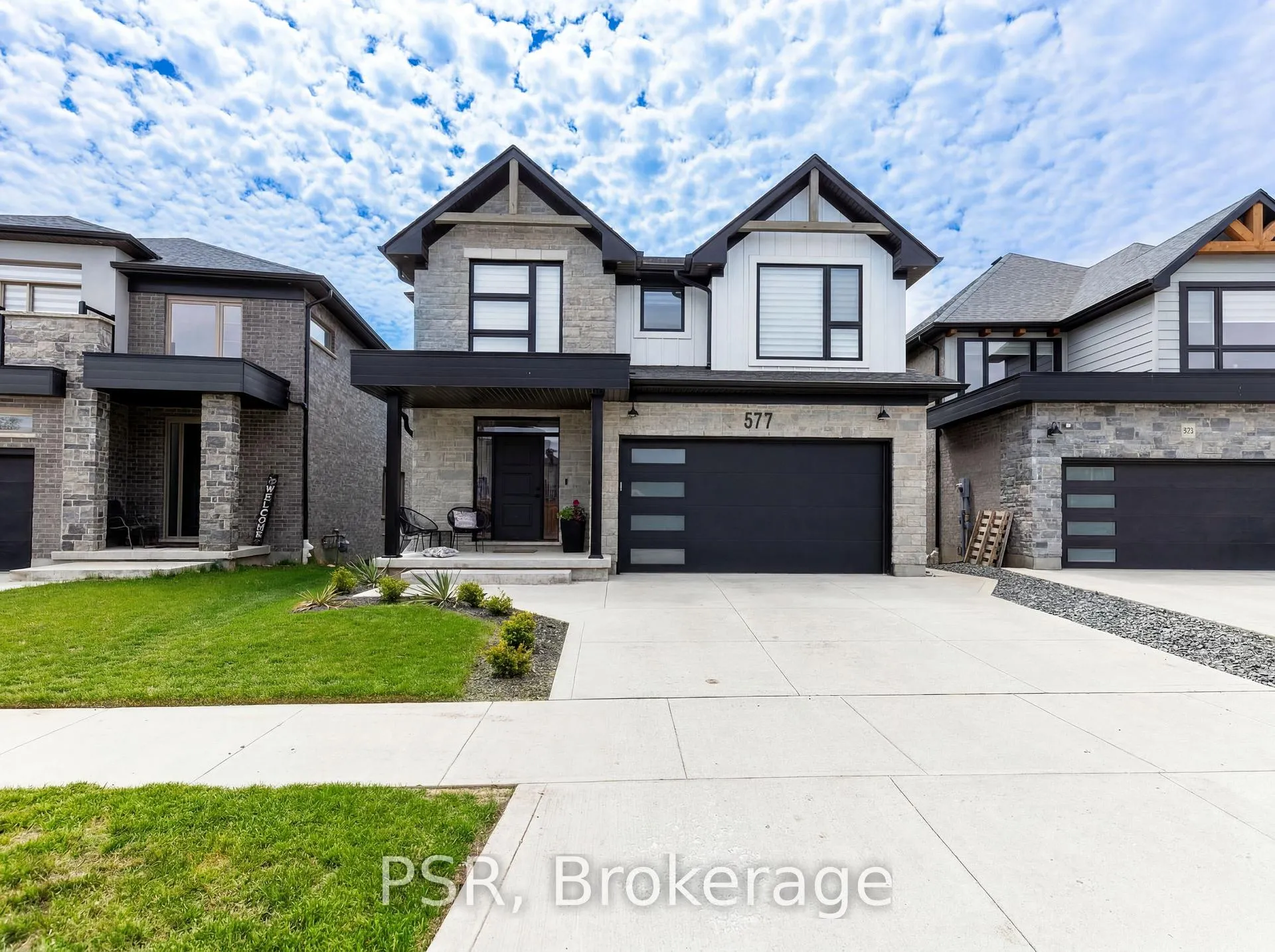 Front of 577 Doonwoods Crescent
