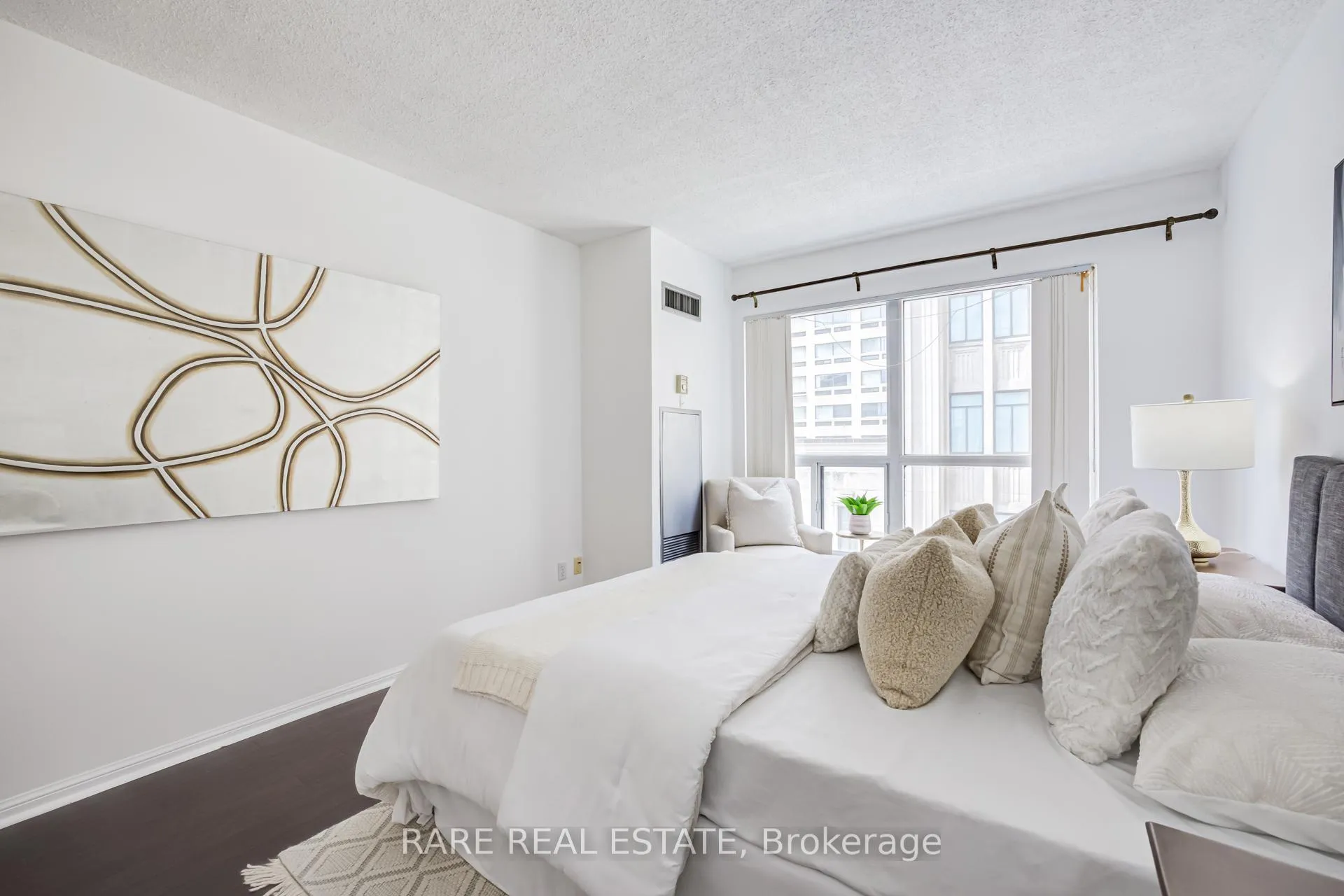 Photo 5 of Unit 506, 7 Carlton Street, Toronto, Church-Yonge Corridor — HOMEH