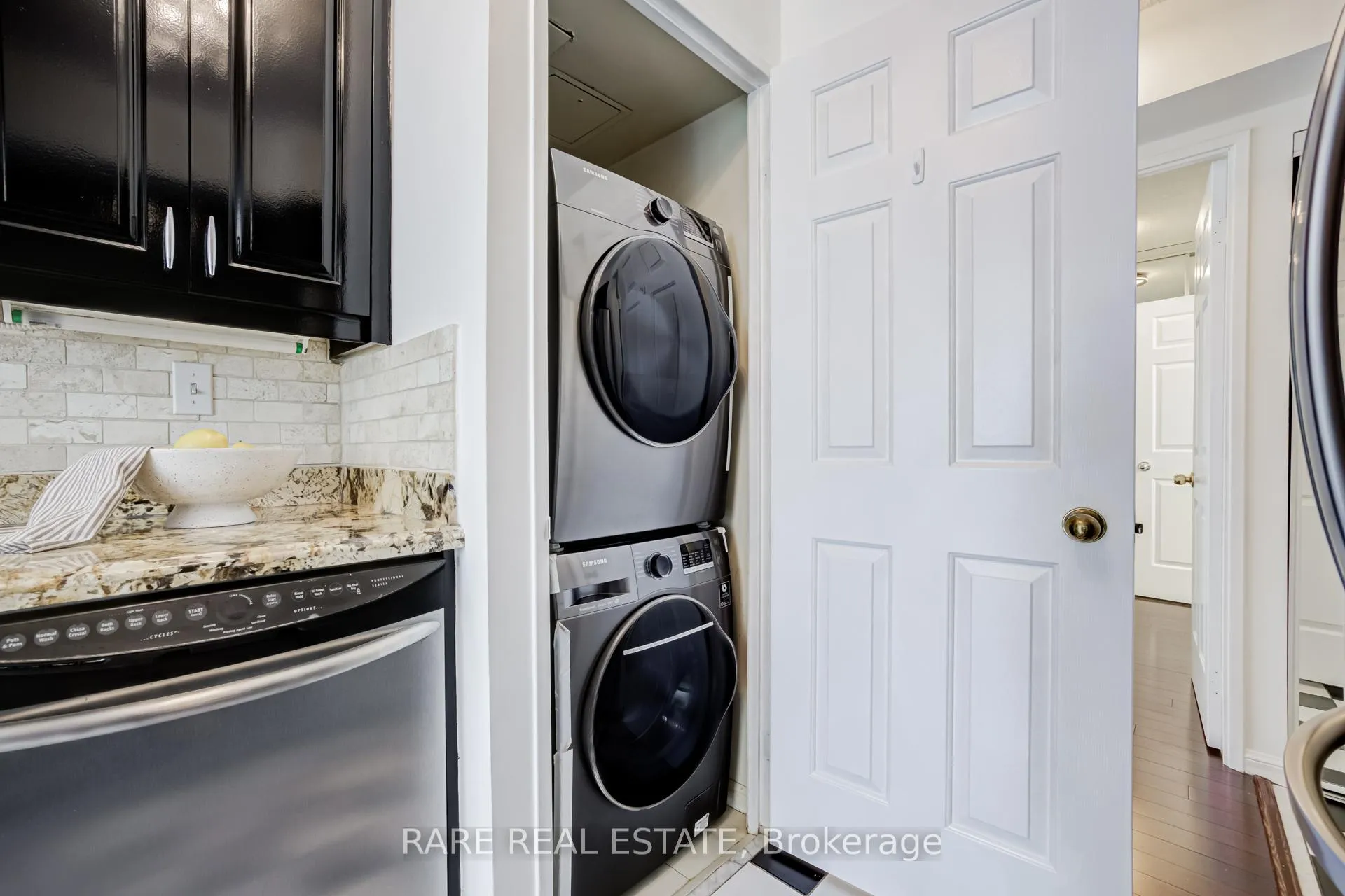 Photo 15 of Unit 506, 7 Carlton Street, Toronto, Church-Yonge Corridor — HOMEH