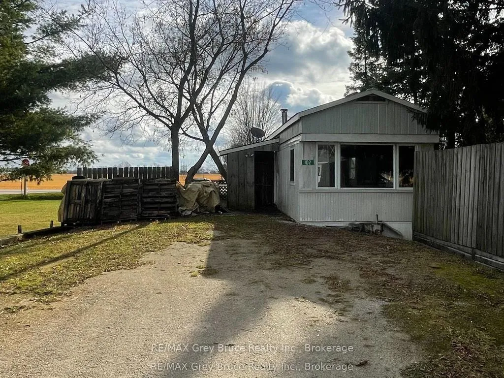 Photo 2 of 102 Grace St, Georgian Bluffs — HOMEH