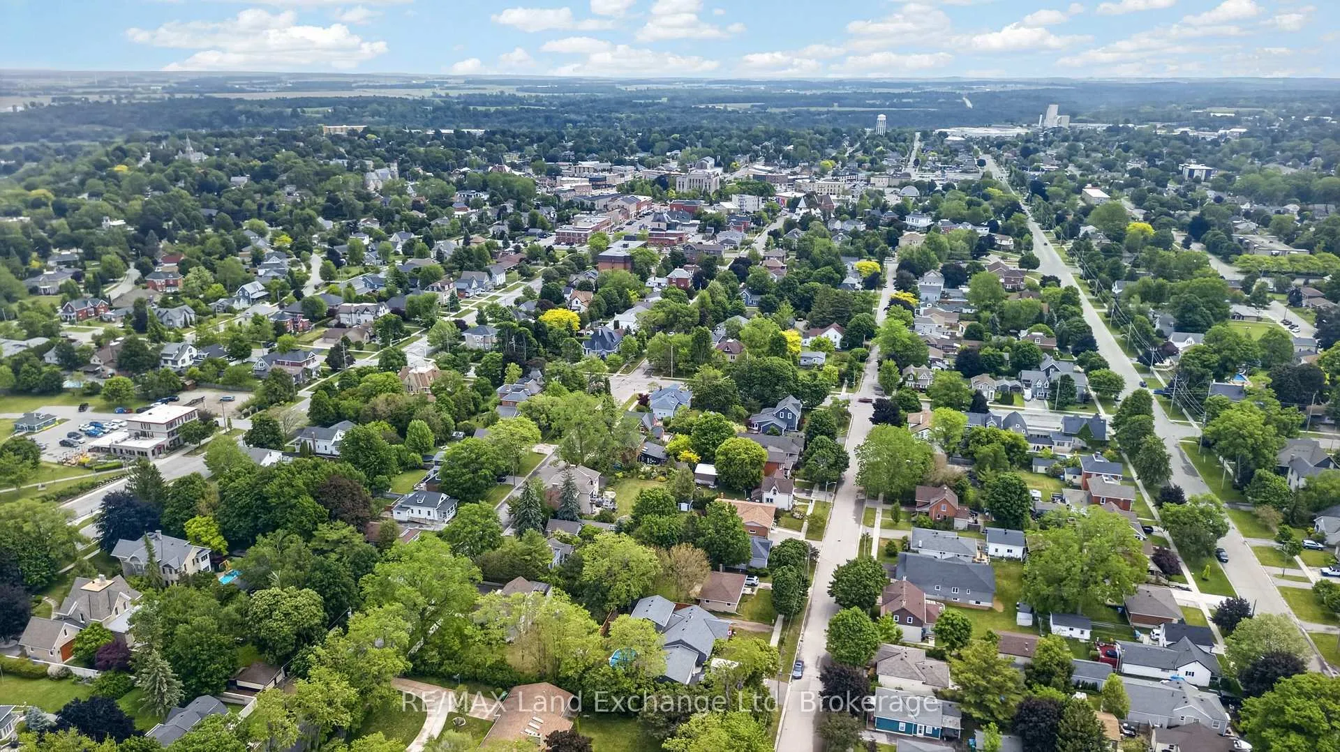 Photo 17 of 179 Lighthouse Street W, Goderich, Goderich (Town) — HOMEH