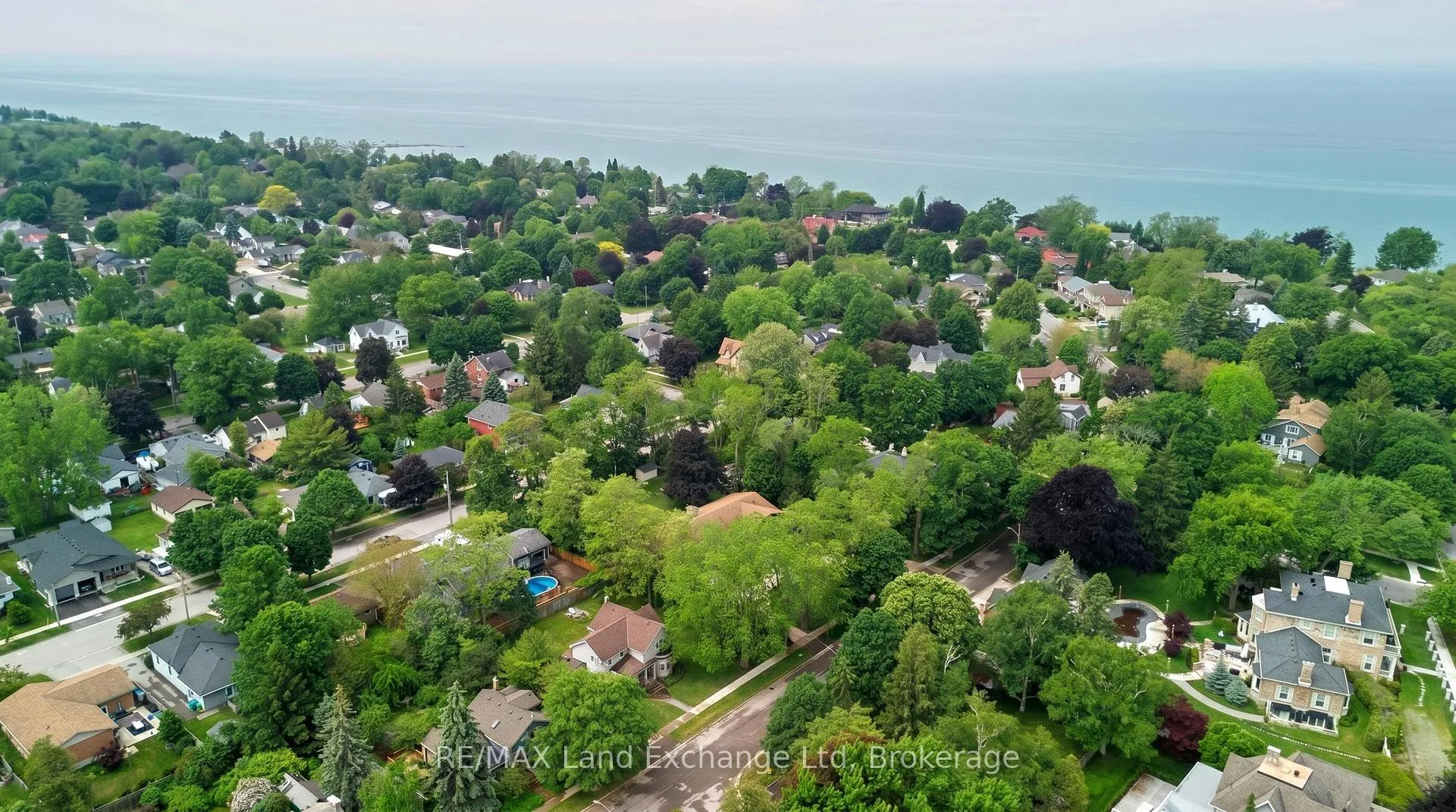 Photo 19 of 179 Lighthouse Street W, Goderich, Goderich (Town) — HOMEH