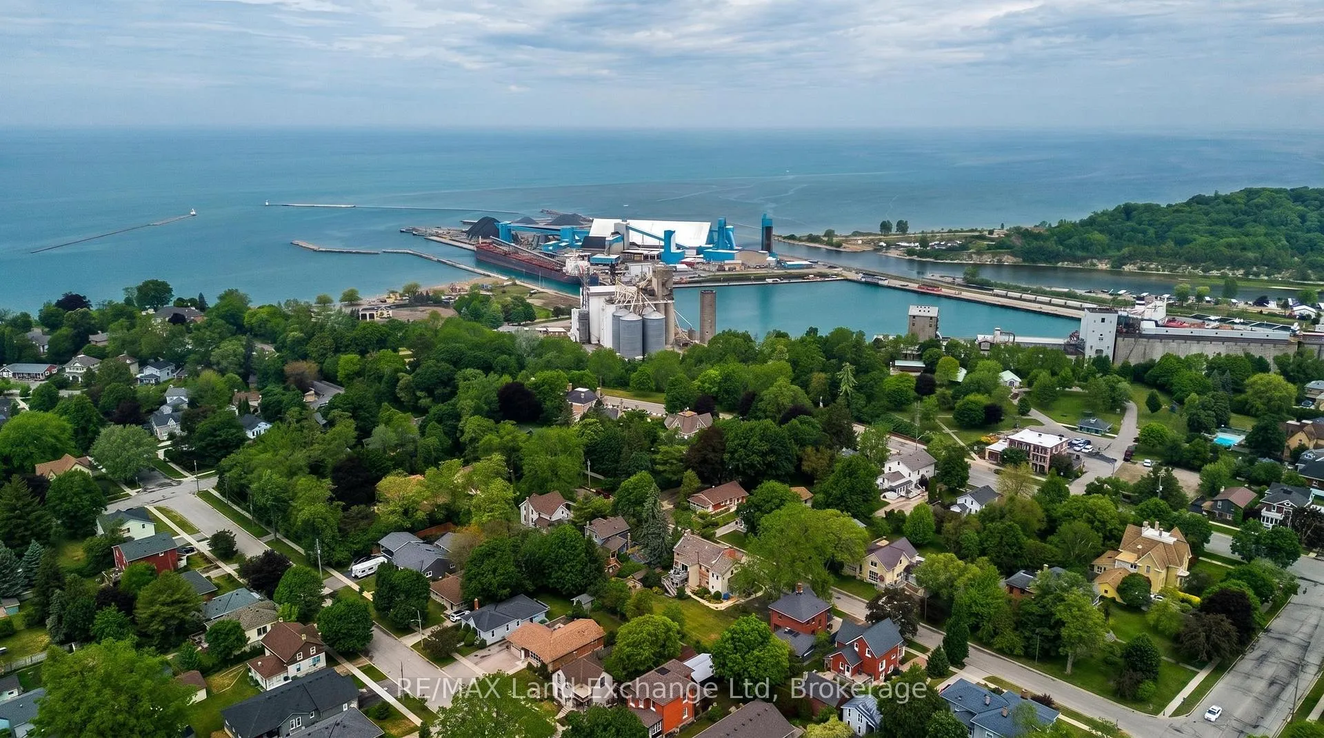 Photo 21 of 179 Lighthouse Street W, Goderich, Goderich (Town) — HOMEH