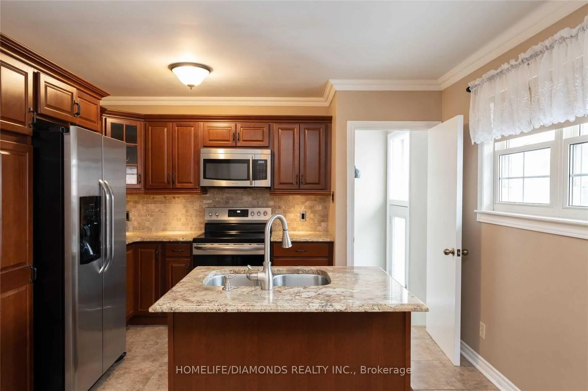Photo 6 of Unit UPPER, 87 Raylawn Crescent, Halton Hills, Georgetown — HOMEH