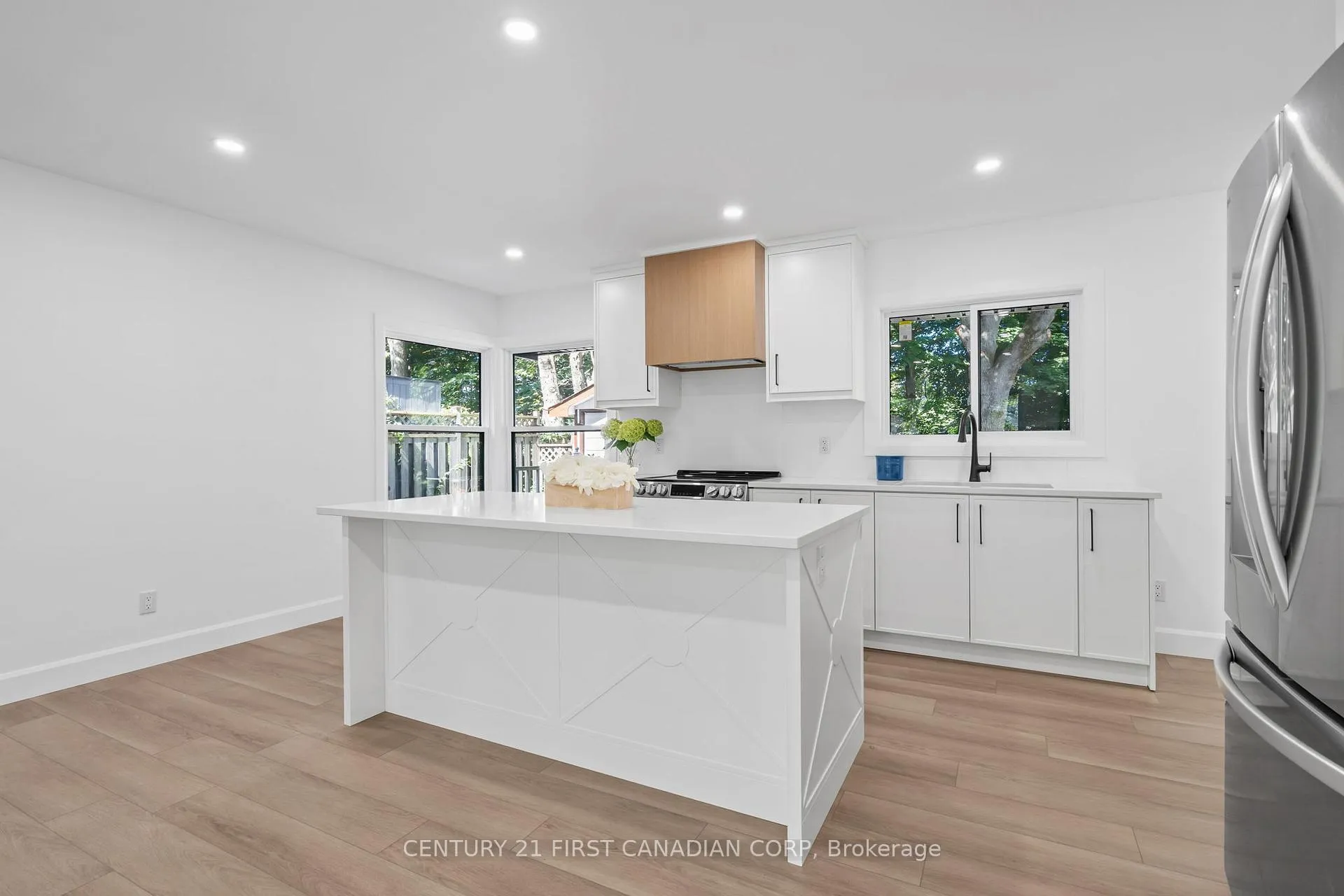 Photo 14 of 32 Braemar Crescent, London, North N — HOMEH