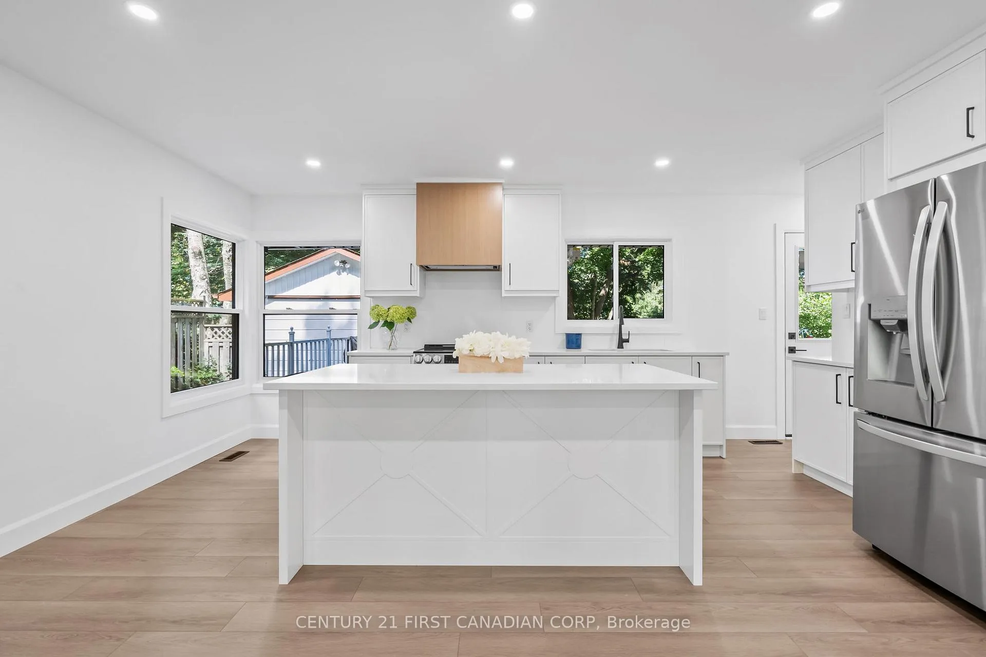 Photo 15 of 32 Braemar Crescent, London, North N — HOMEH