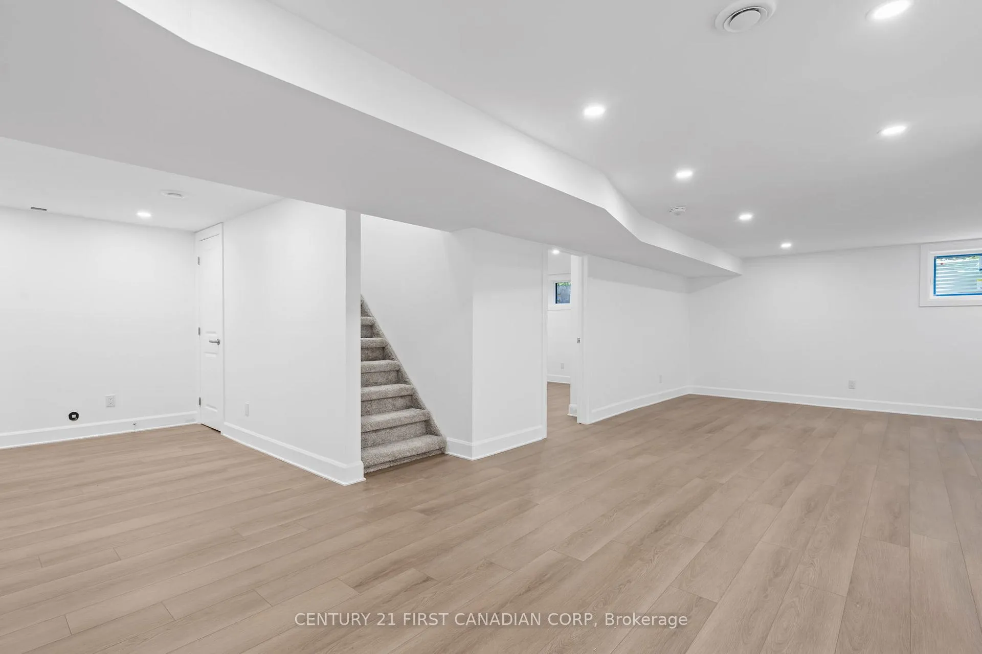 Photo 34 of 32 Braemar Crescent, London, North N — HOMEH