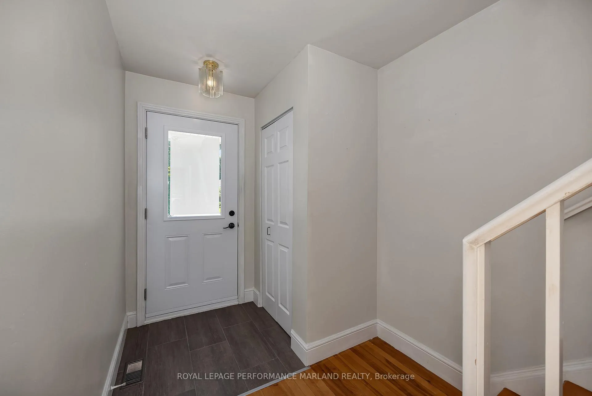 Photo 2 of 2064 Blossom Drive, Ottawa, Applewood Acres — HOMEH