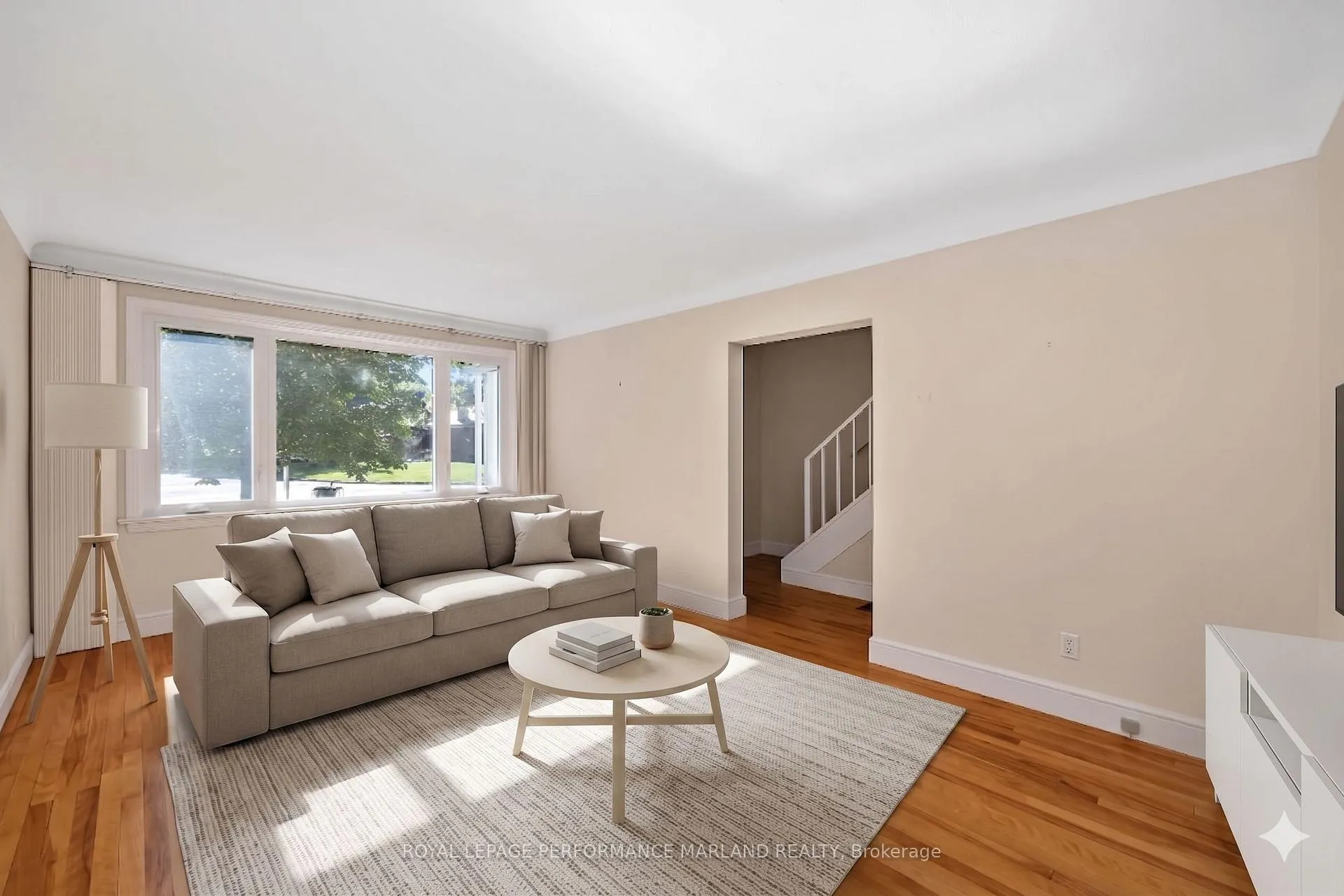 Photo 4 of 2064 Blossom Drive, Ottawa, Applewood Acres — HOMEH