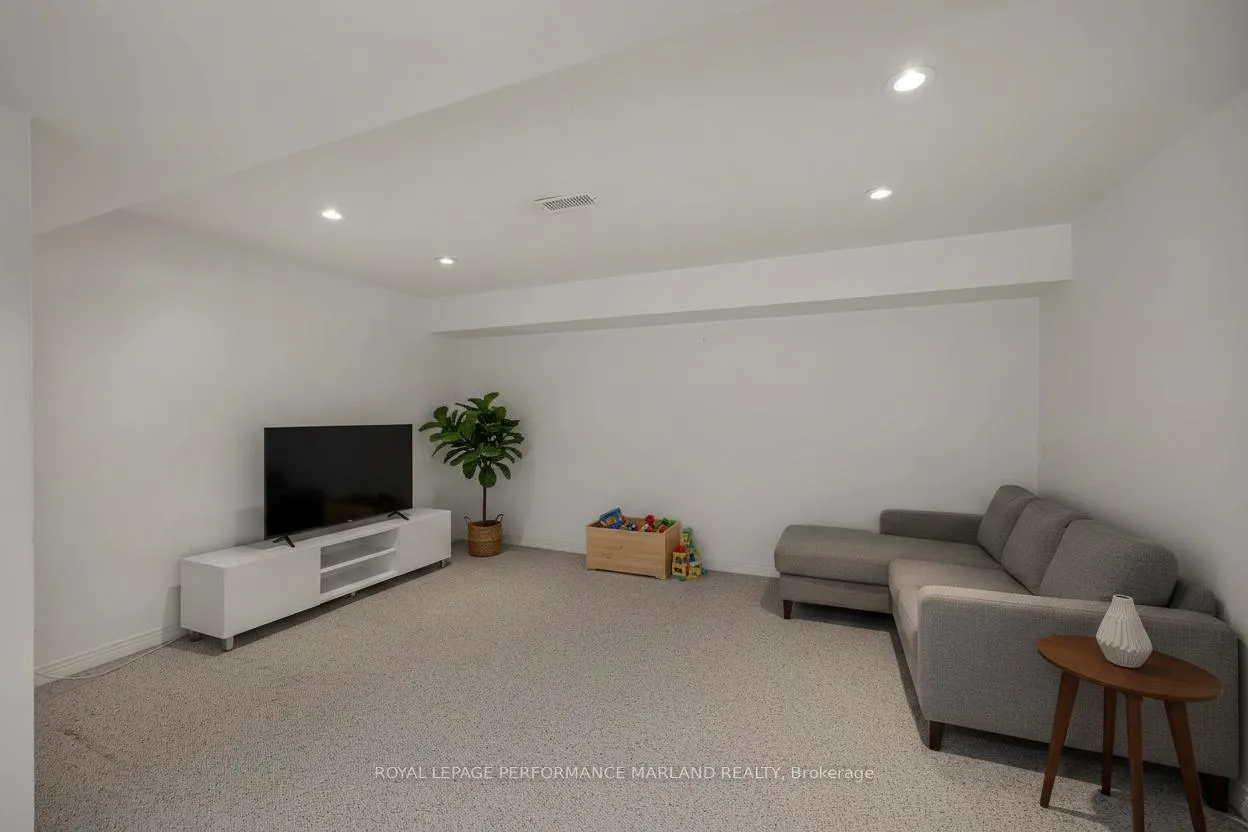Photo 23 of 2064 Blossom Drive, Ottawa, Applewood Acres — HOMEH