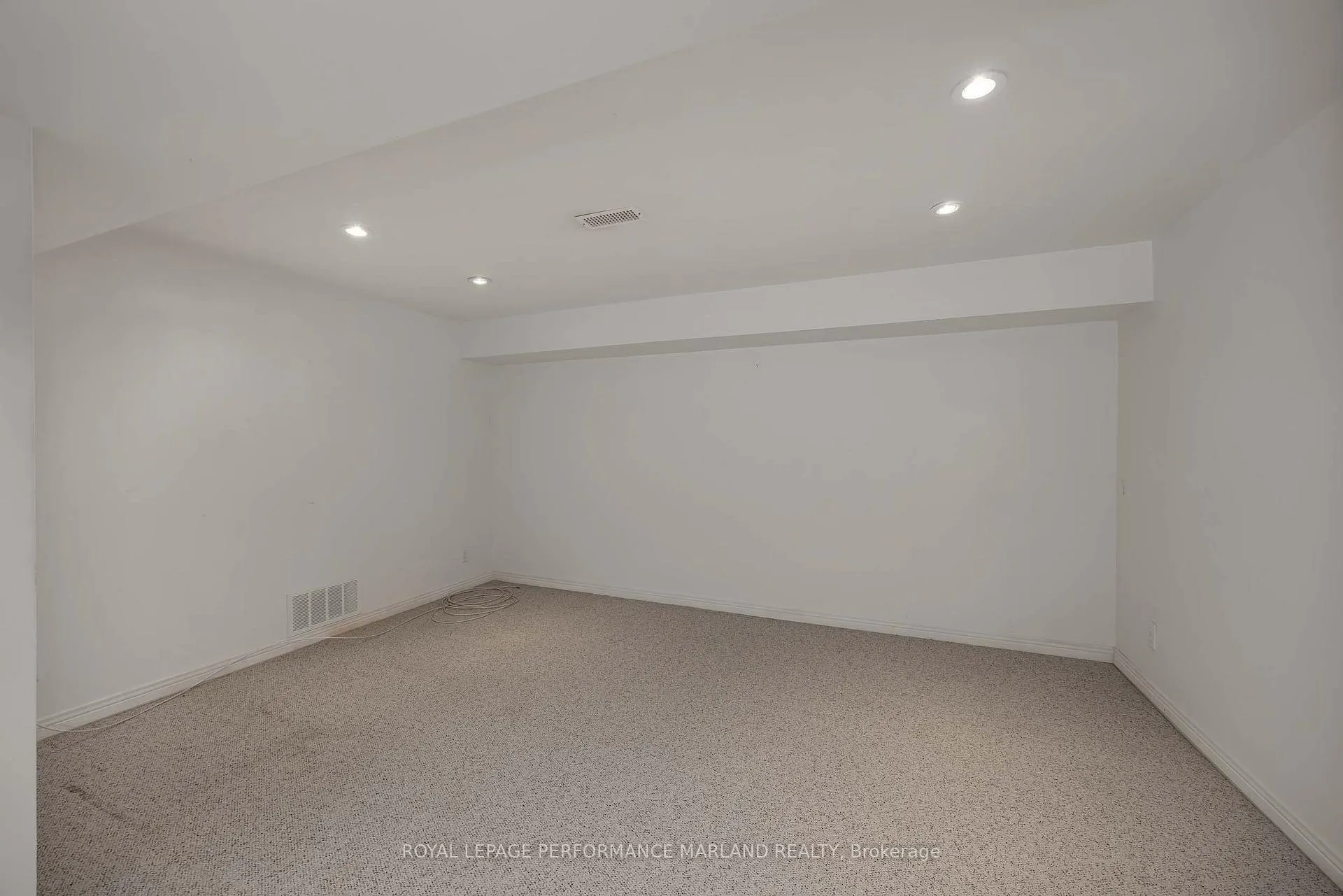 Photo 24 of 2064 Blossom Drive, Ottawa, Applewood Acres — HOMEH