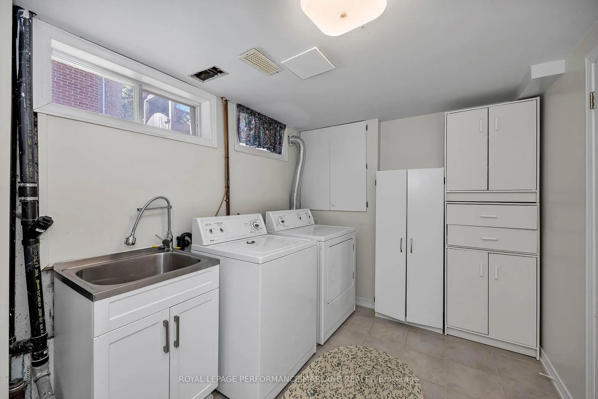 Photo 27 of 2064 Blossom Drive, Ottawa, Applewood Acres — HOMEH