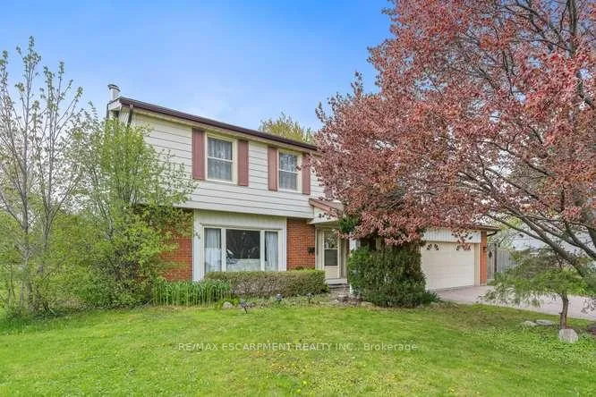Photo 4 of 56 Cavendish Crescent, Brampton, Avondale — HOMEH