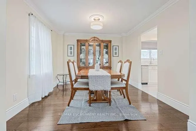 Photo 11 of 56 Cavendish Crescent, Brampton, Avondale — HOMEH