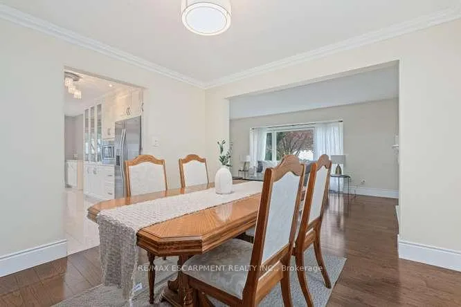 Photo 12 of 56 Cavendish Crescent, Brampton, Avondale — HOMEH