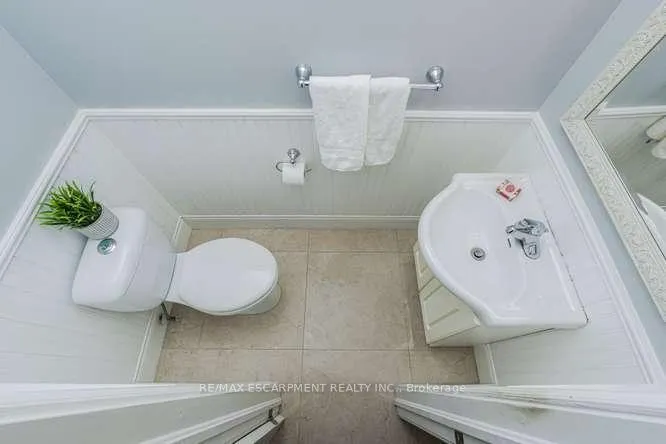 Photo 16 of 56 Cavendish Crescent, Brampton, Avondale — HOMEH
