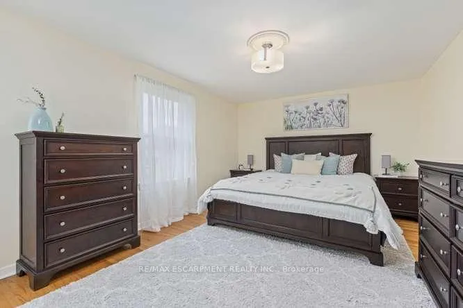 Photo 18 of 56 Cavendish Crescent, Brampton, Avondale — HOMEH