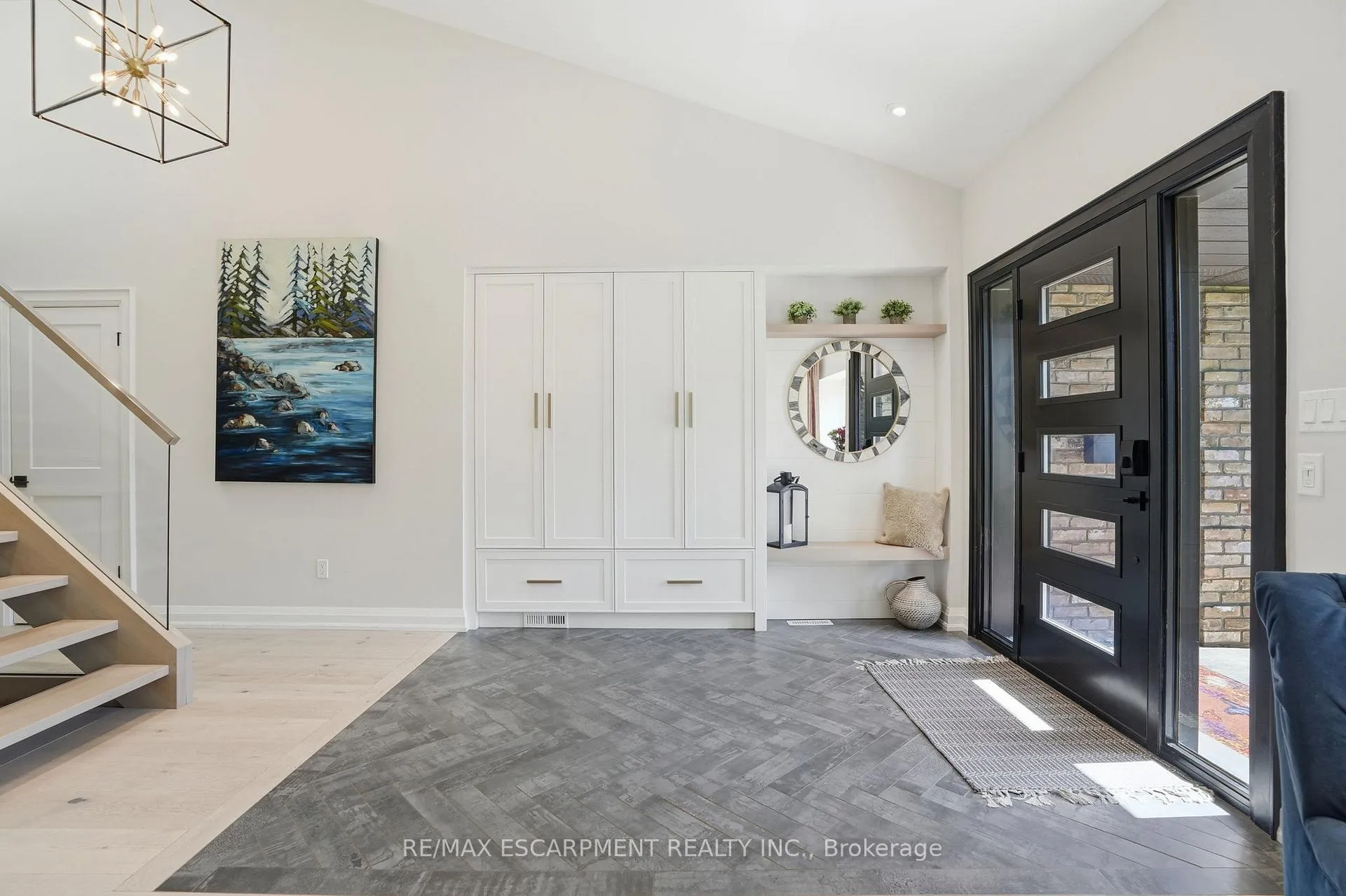 Photo 11 of 617 Grays Road, Hamilton, Confederation Park — HOMEH
