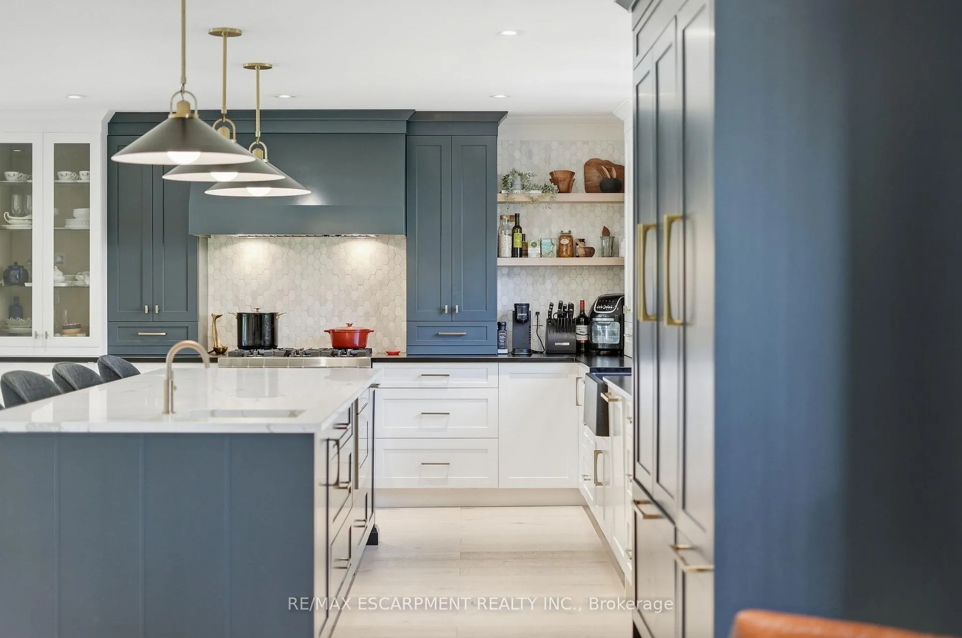 Photo 18 of 617 Grays Road, Hamilton, Confederation Park — HOMEH