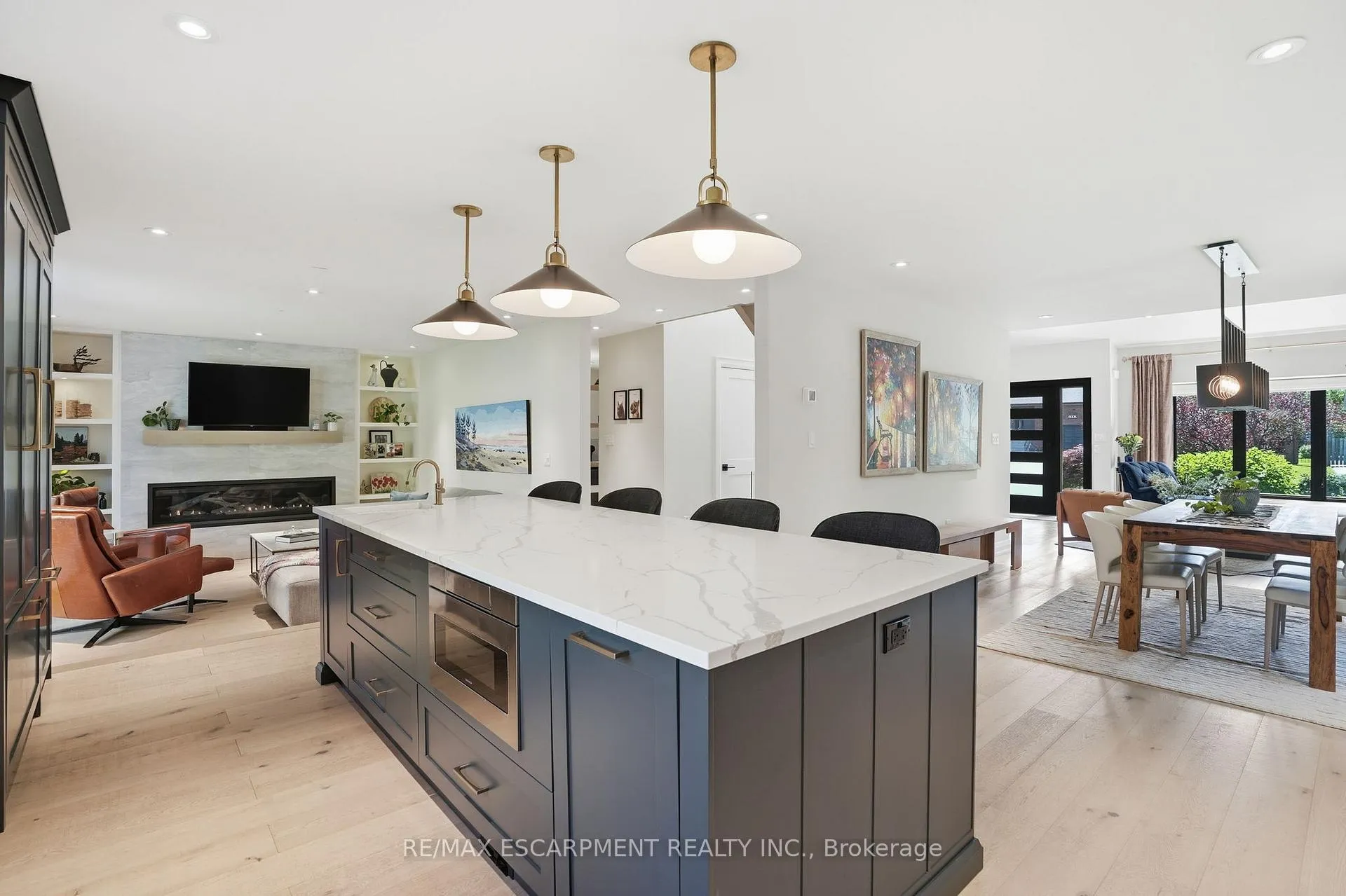 Photo 22 of 617 Grays Road, Hamilton, Confederation Park — HOMEH