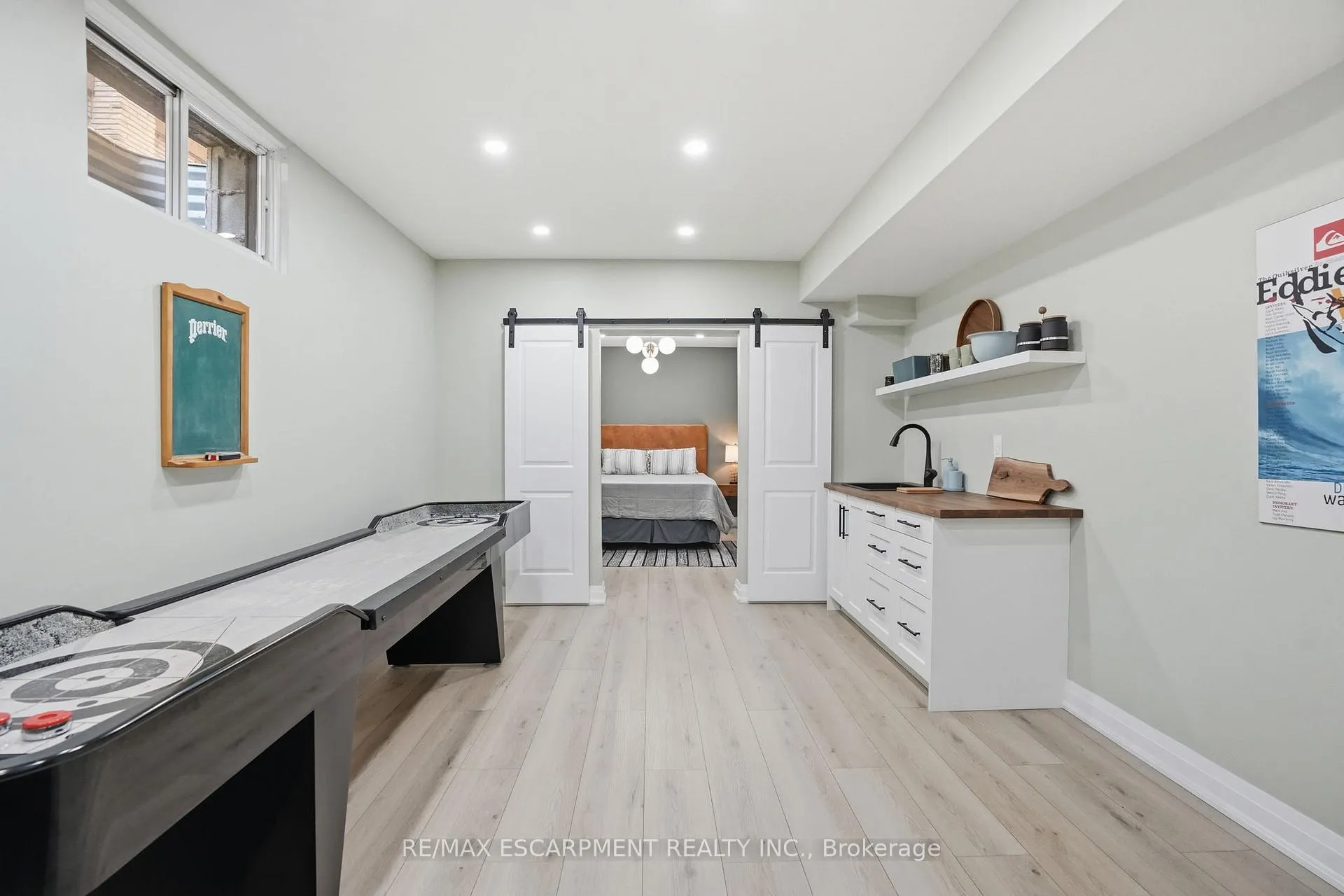 Photo 42 of 617 Grays Road, Hamilton, Confederation Park — HOMEH
