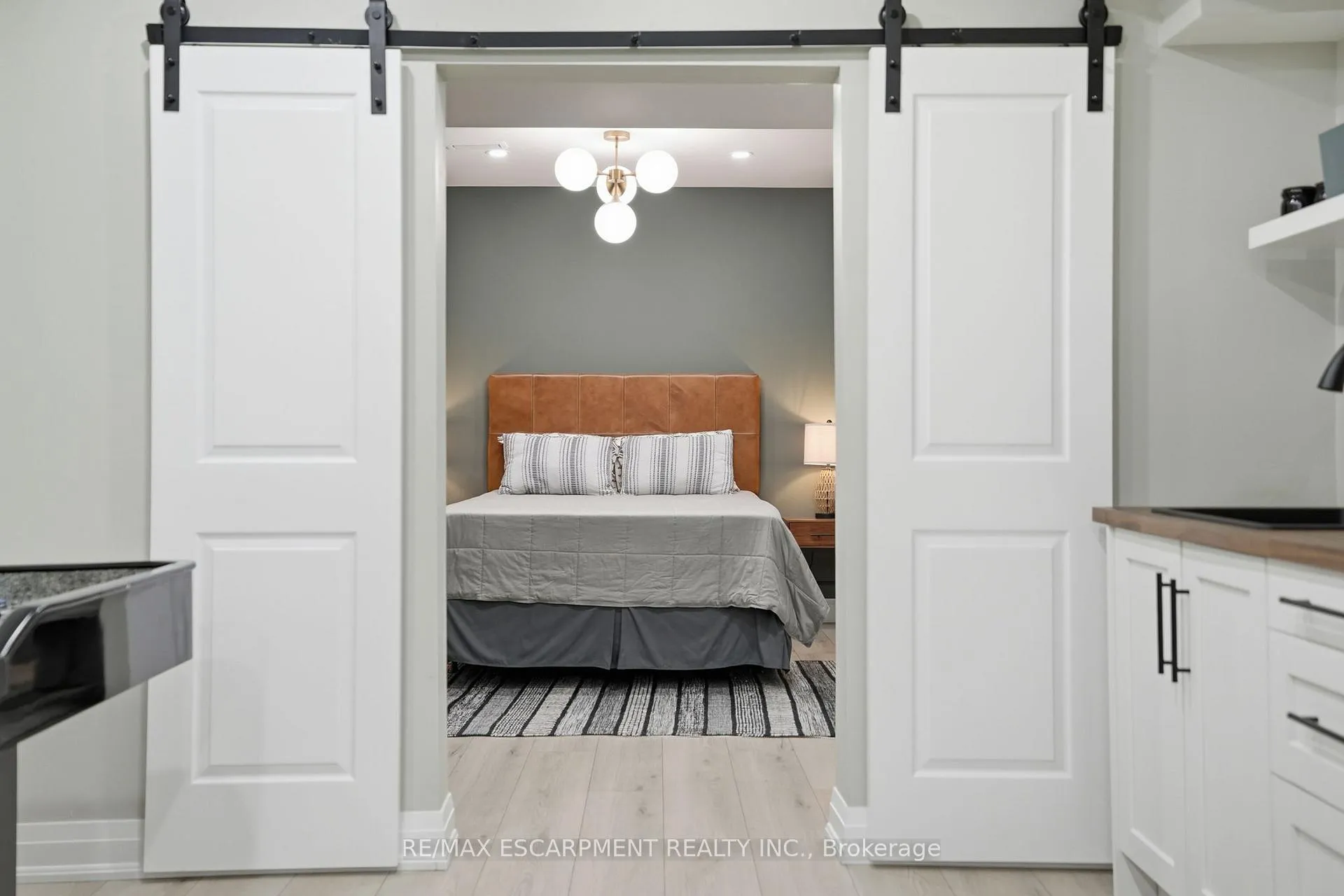 Photo 44 of 617 Grays Road, Hamilton, Confederation Park — HOMEH