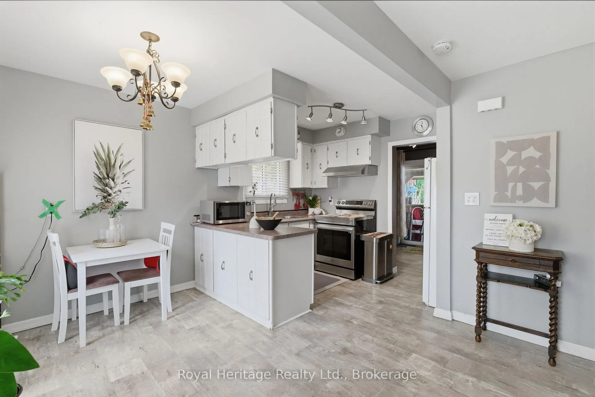 Photo 6 of 81 Doreen Crescent, Clarington, Bowmanville — HOMEH