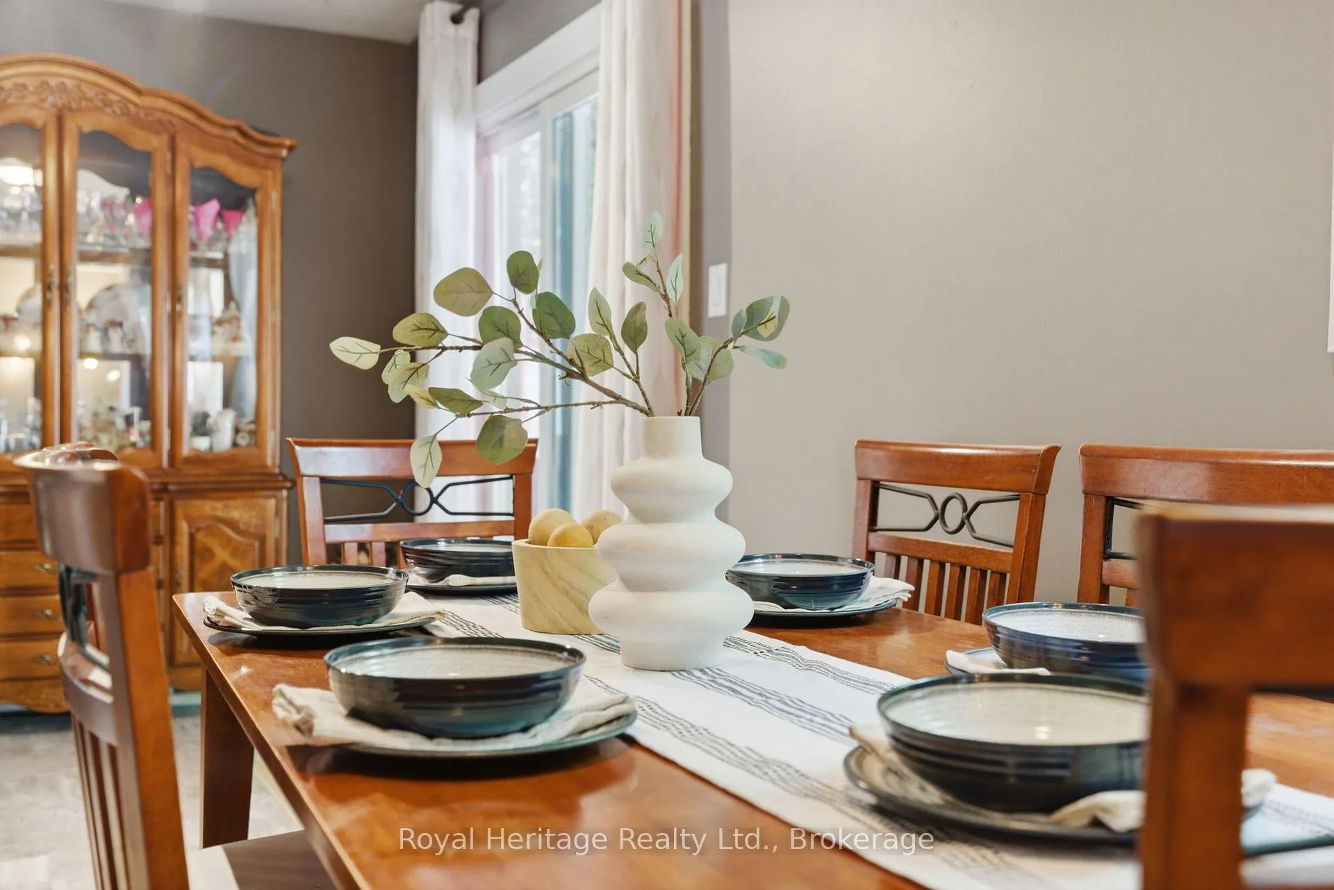 Photo 13 of 81 Doreen Crescent, Clarington, Bowmanville — HOMEH