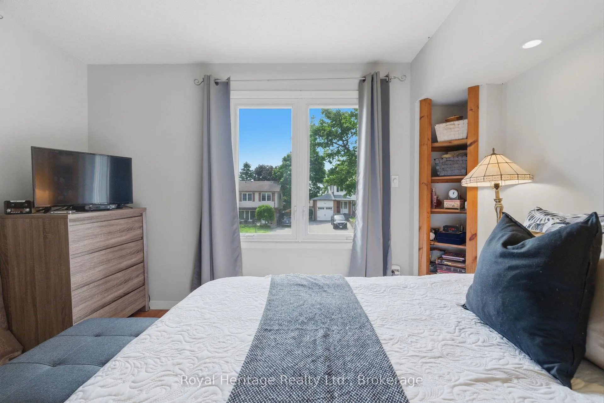 Photo 17 of 81 Doreen Crescent, Clarington, Bowmanville — HOMEH