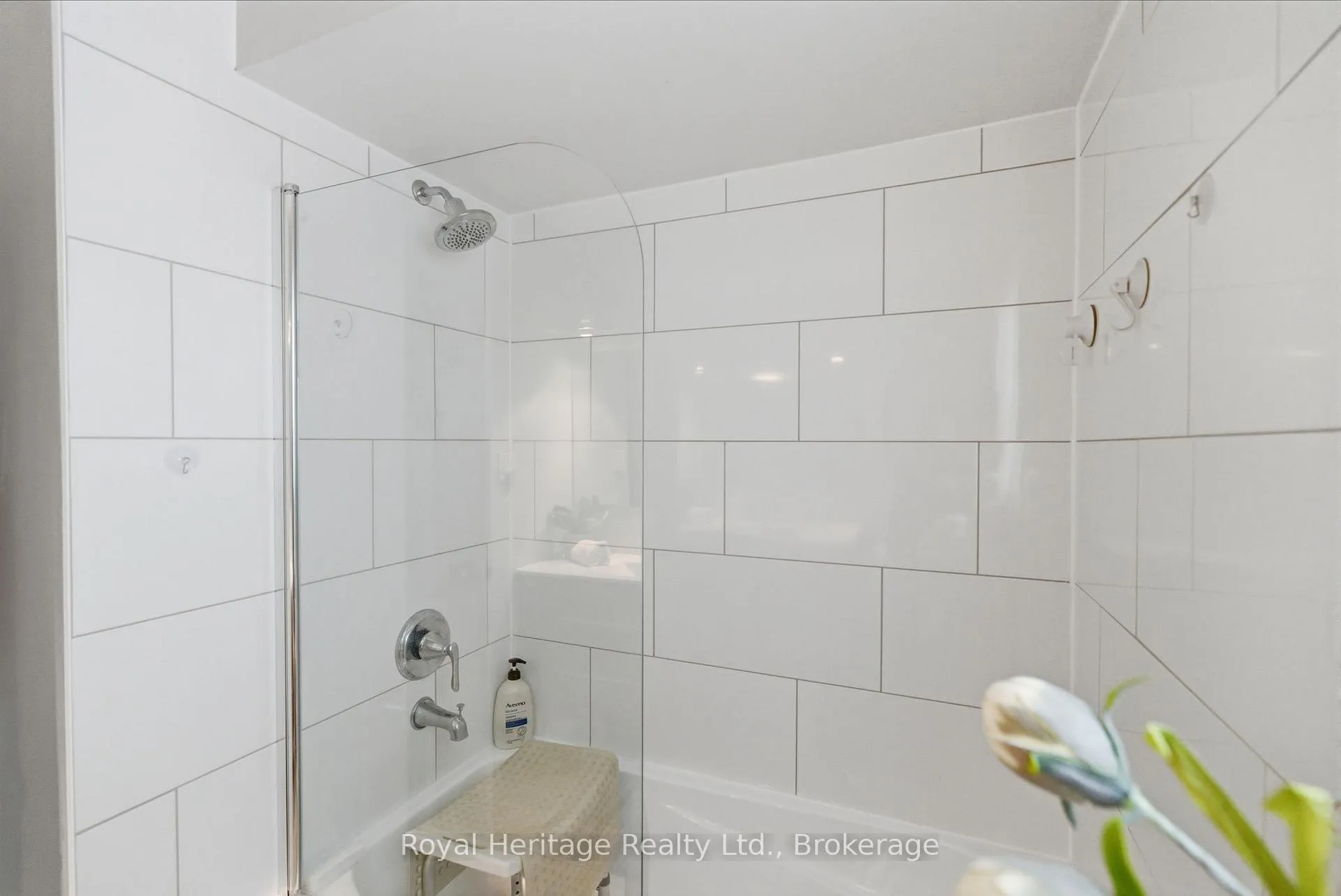 Photo 22 of 81 Doreen Crescent, Clarington, Bowmanville — HOMEH