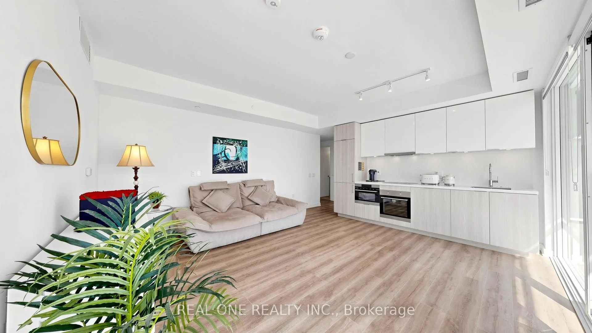 Photo 4 of Unit 907, 15 Queens Quay E, Toronto, Waterfront Communities — HOMEH