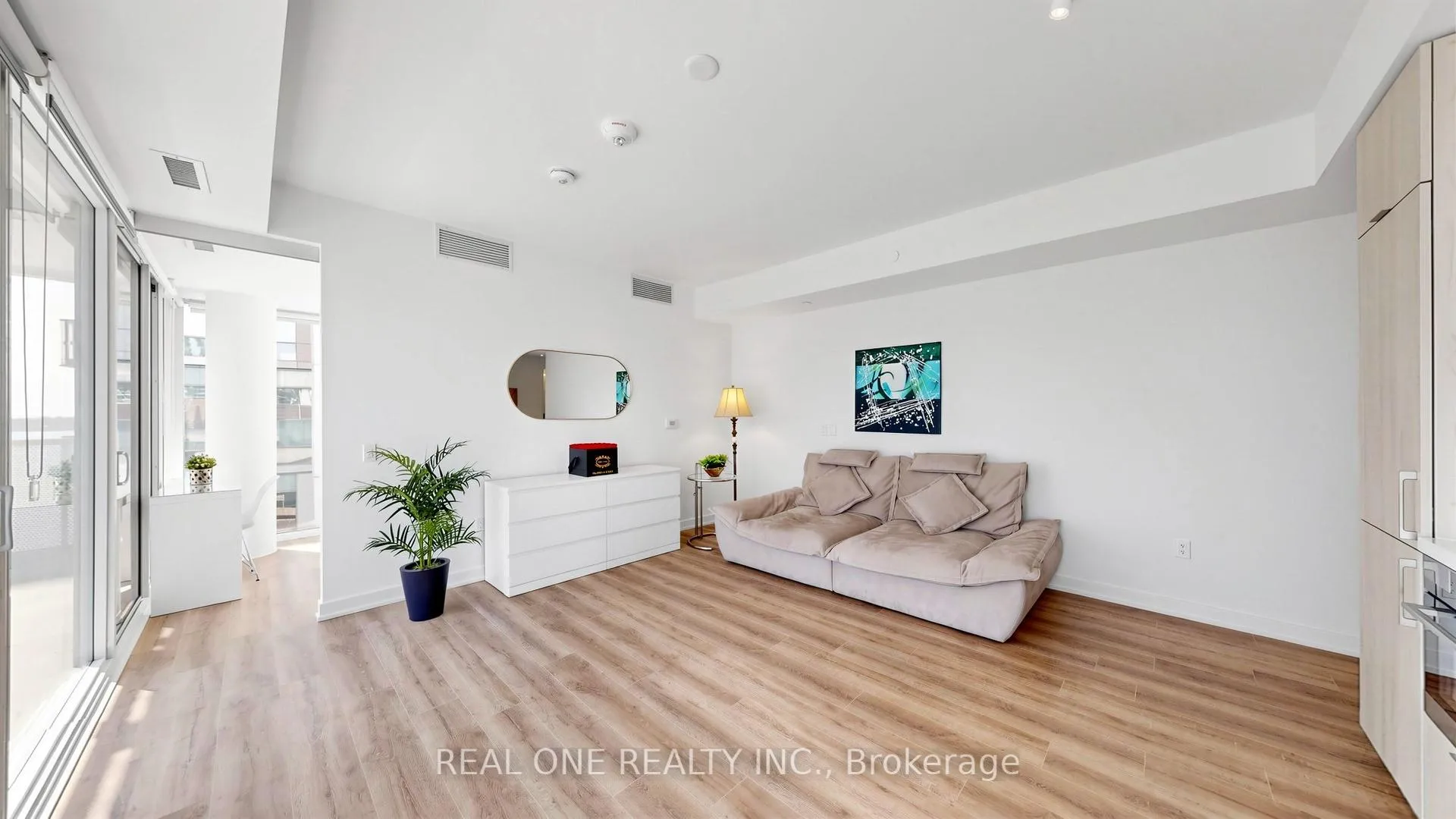Photo 7 of Unit 907, 15 Queens Quay E, Toronto, Waterfront Communities — HOMEH