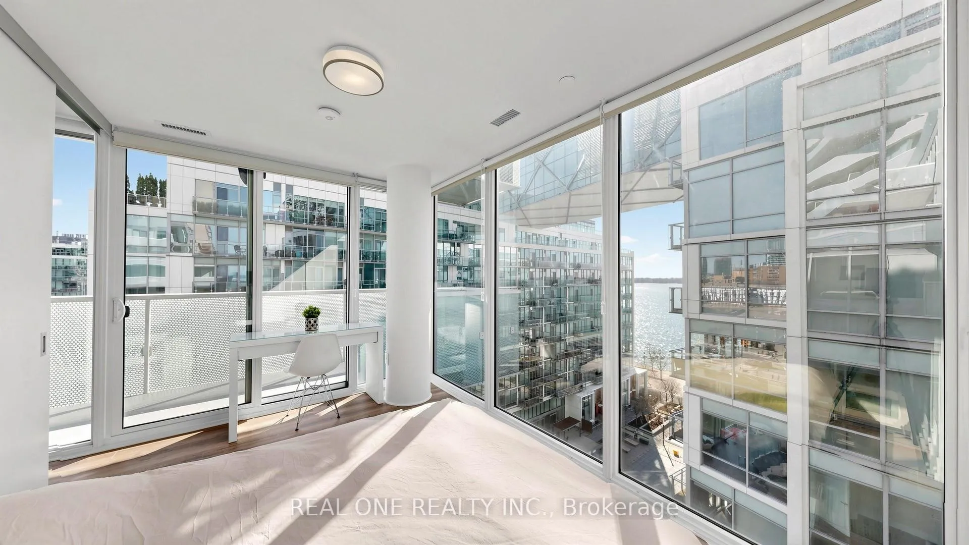 Photo 15 of Unit 907, 15 Queens Quay E, Toronto, Waterfront Communities — HOMEH